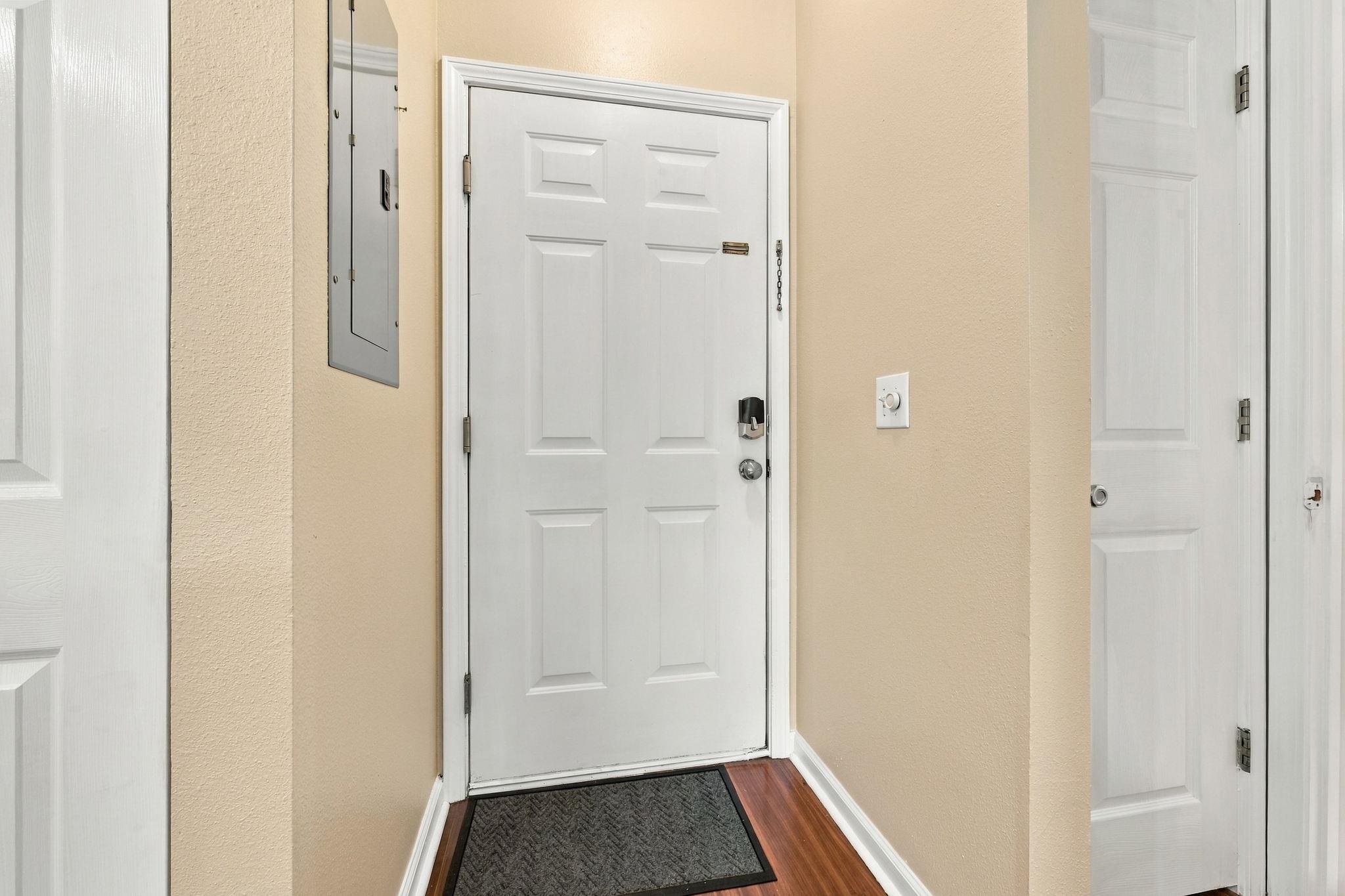 1298 River Oaks Dr. Property Photo 2