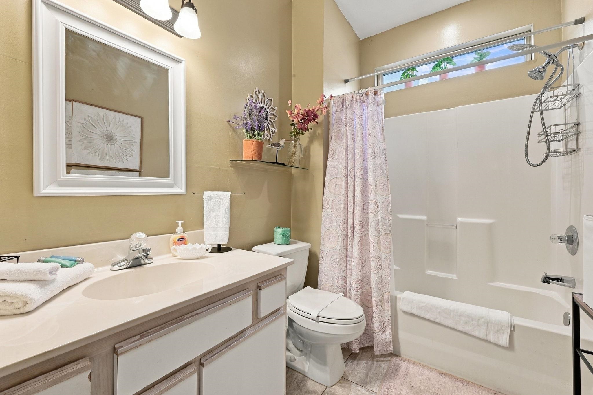 1298 River Oaks Dr. Property Photo 8