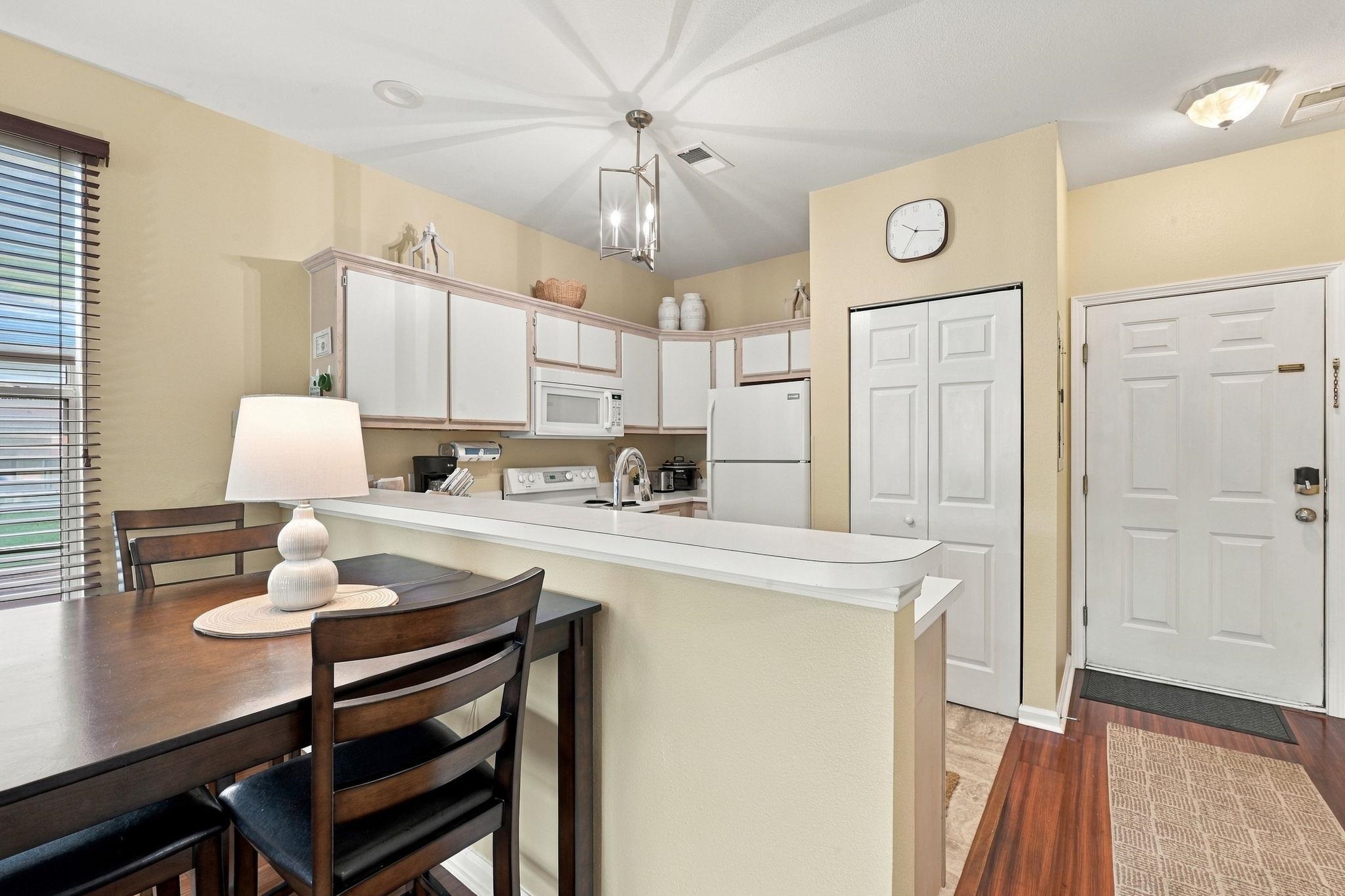 1298 River Oaks Dr. Property Photo 16