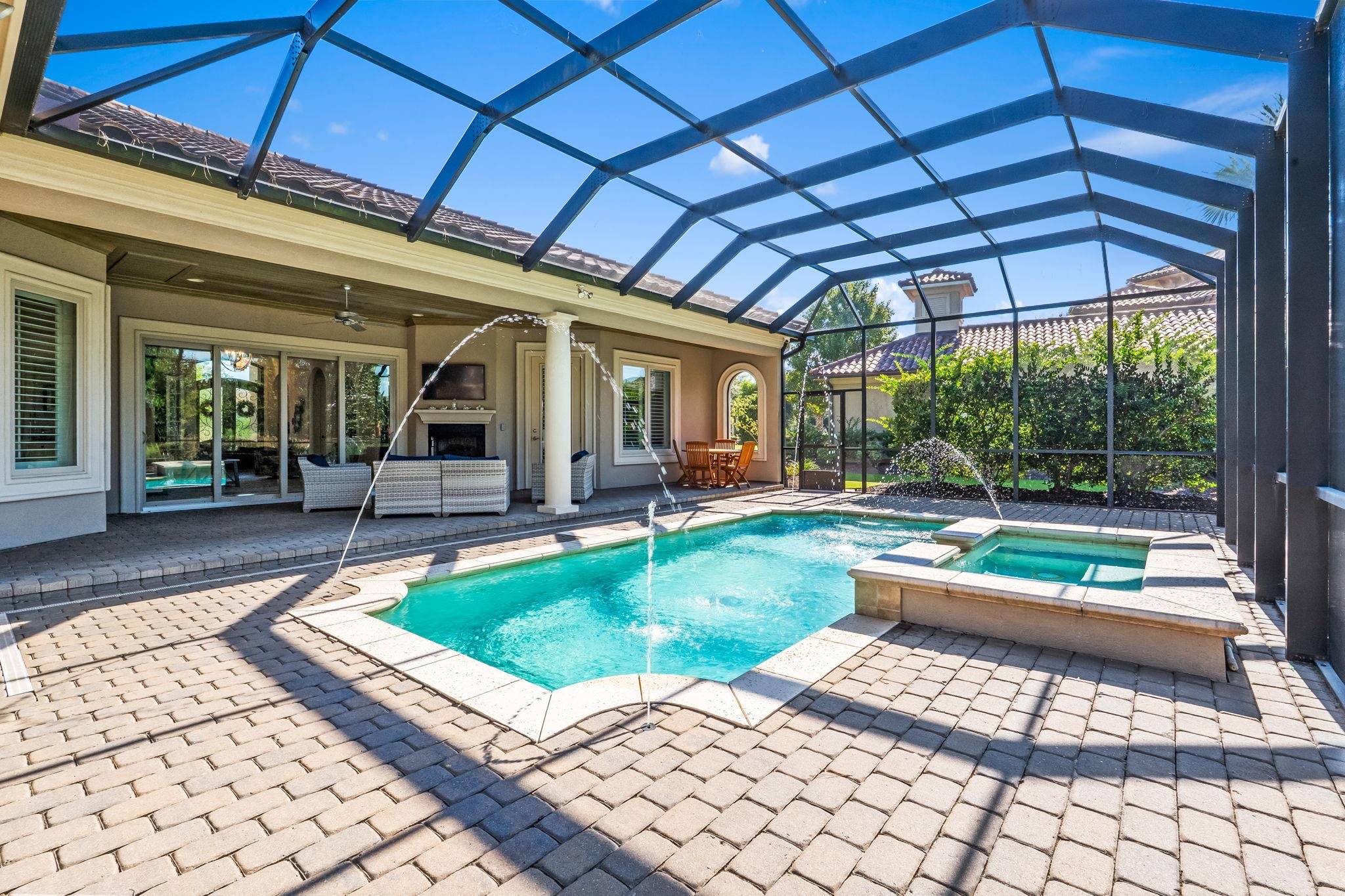 9540 Bellasera Circle Property Photo 3