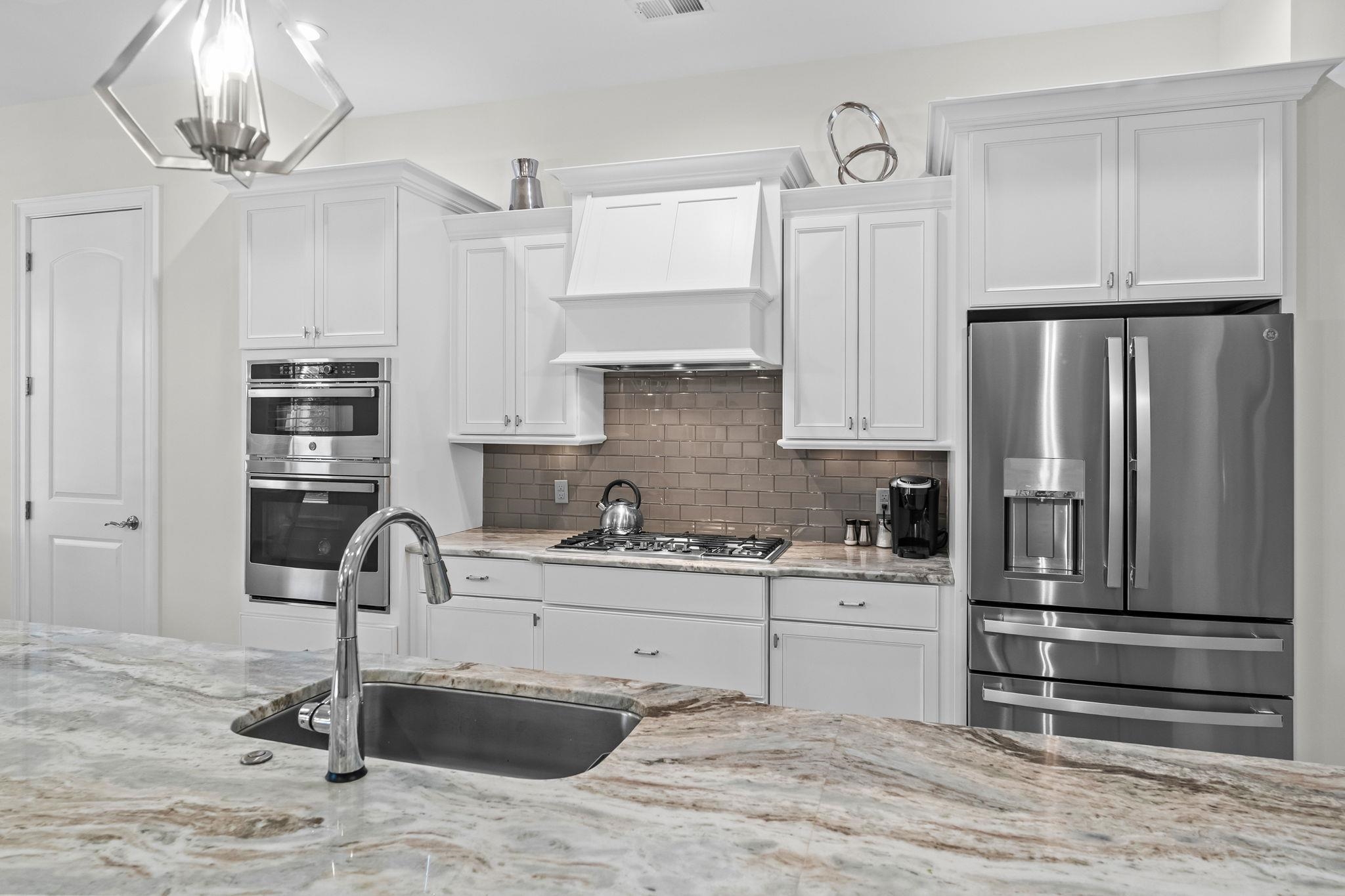 9540 Bellasera Circle Property Photo 14