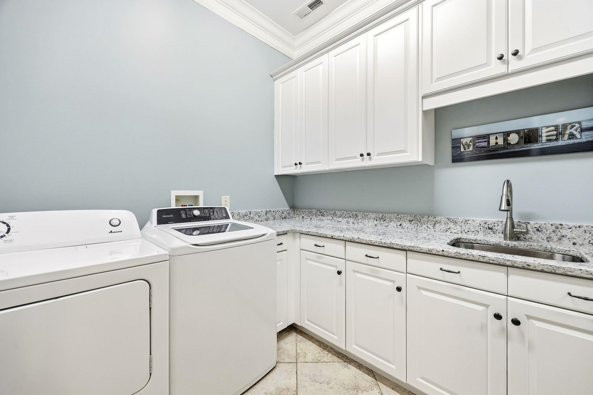 8065 Wacobee Dr. Property Photo 38