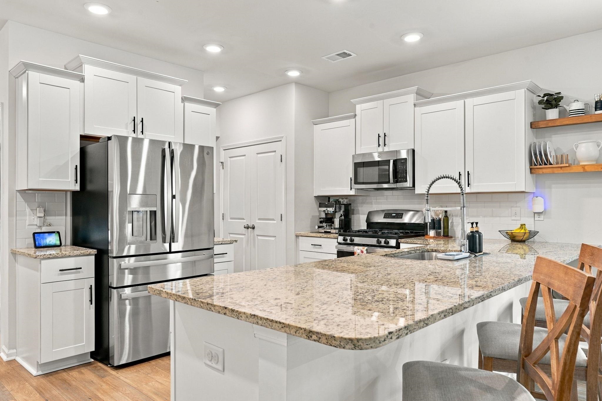 431 Craigflower Ct. Property Photo 13
