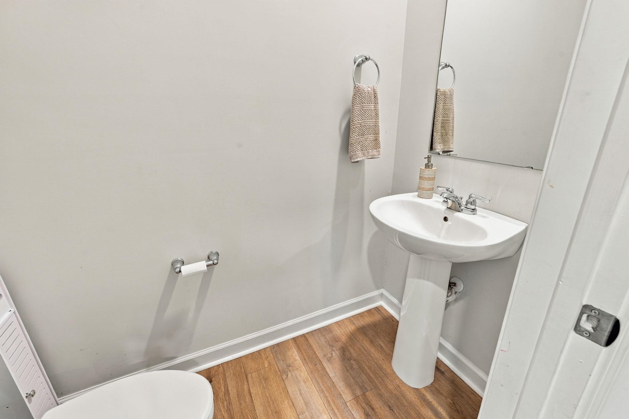 431 Craigflower Ct. Property Photo 29