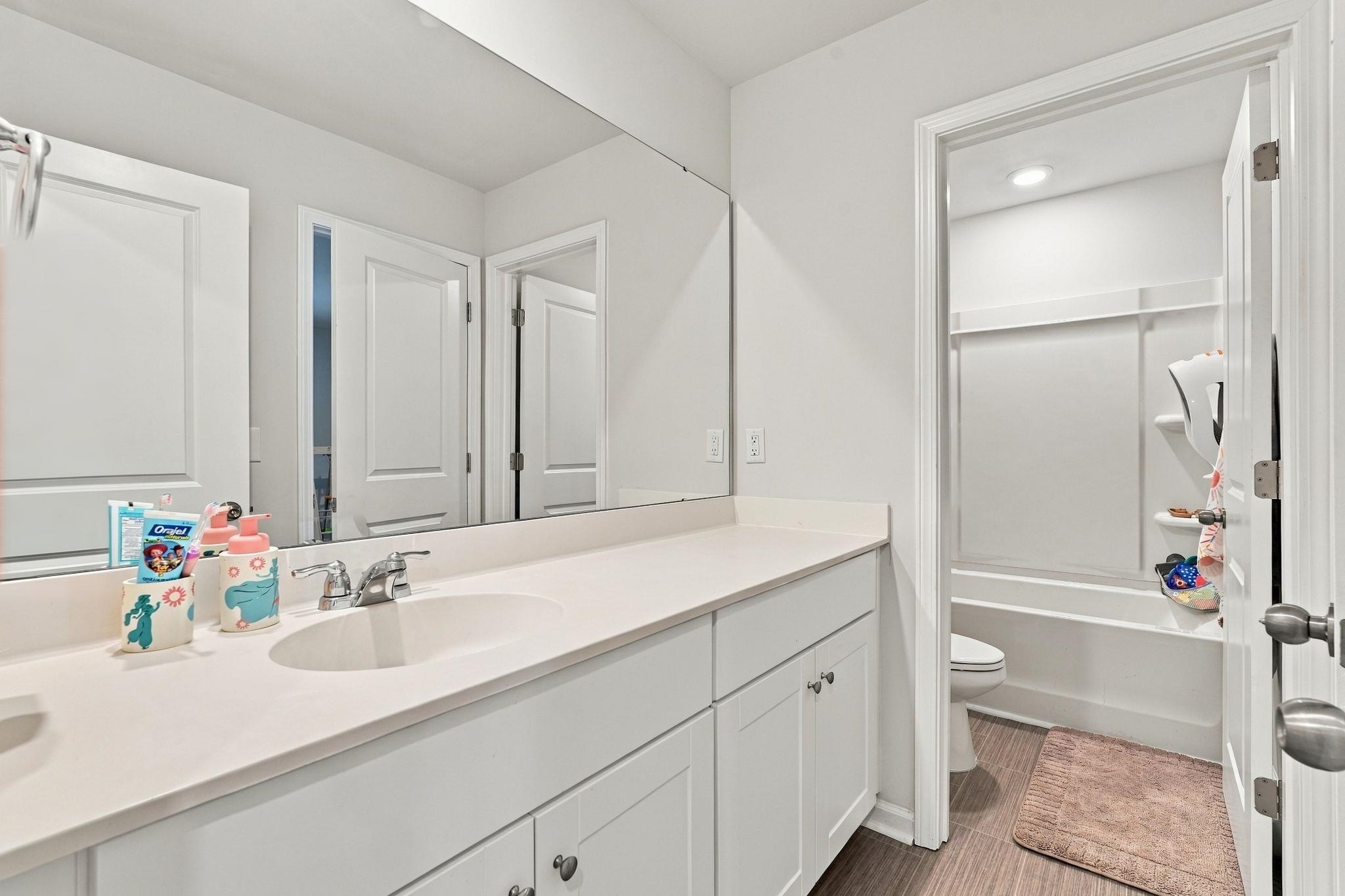 431 Craigflower Ct. Property Photo 33