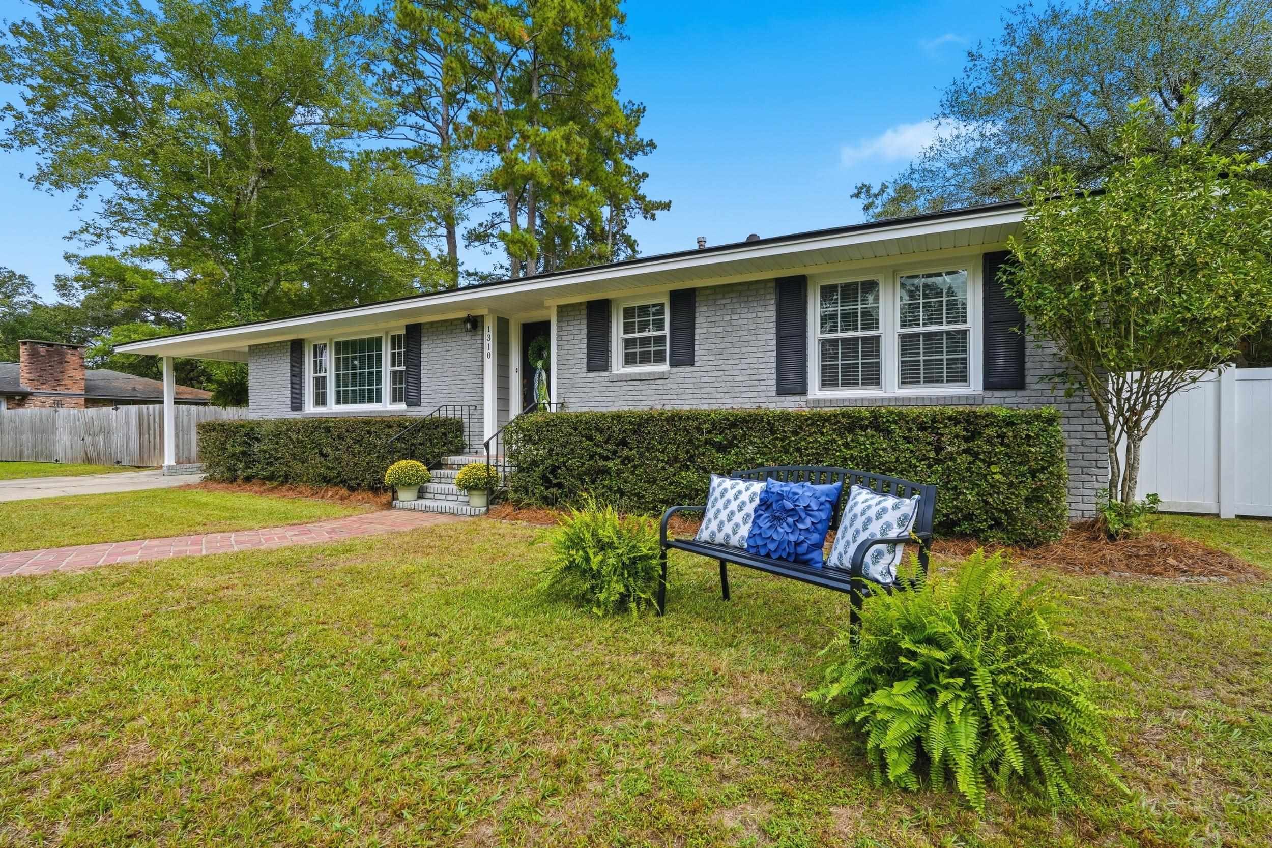 1310 Esdale Ln. Property Photo 2
