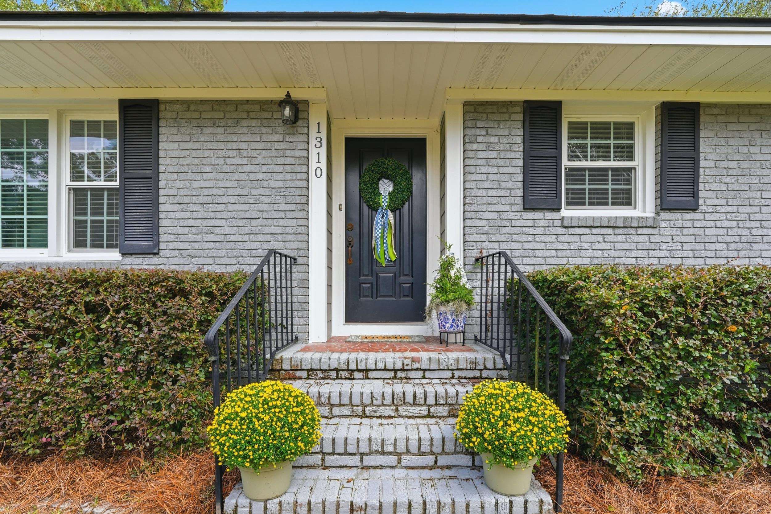 1310 Esdale Ln. Property Photo 3