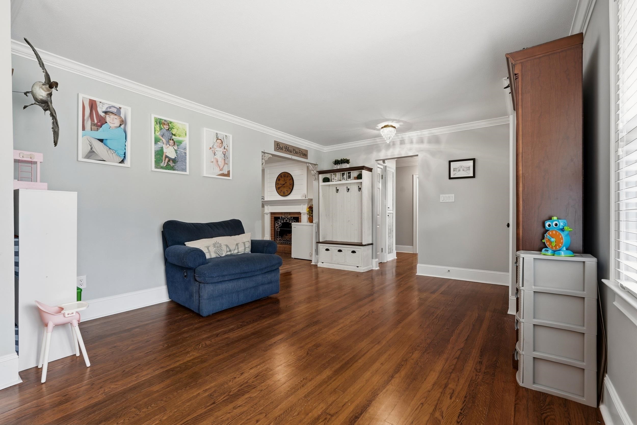 1310 Esdale Ln. Property Photo 6