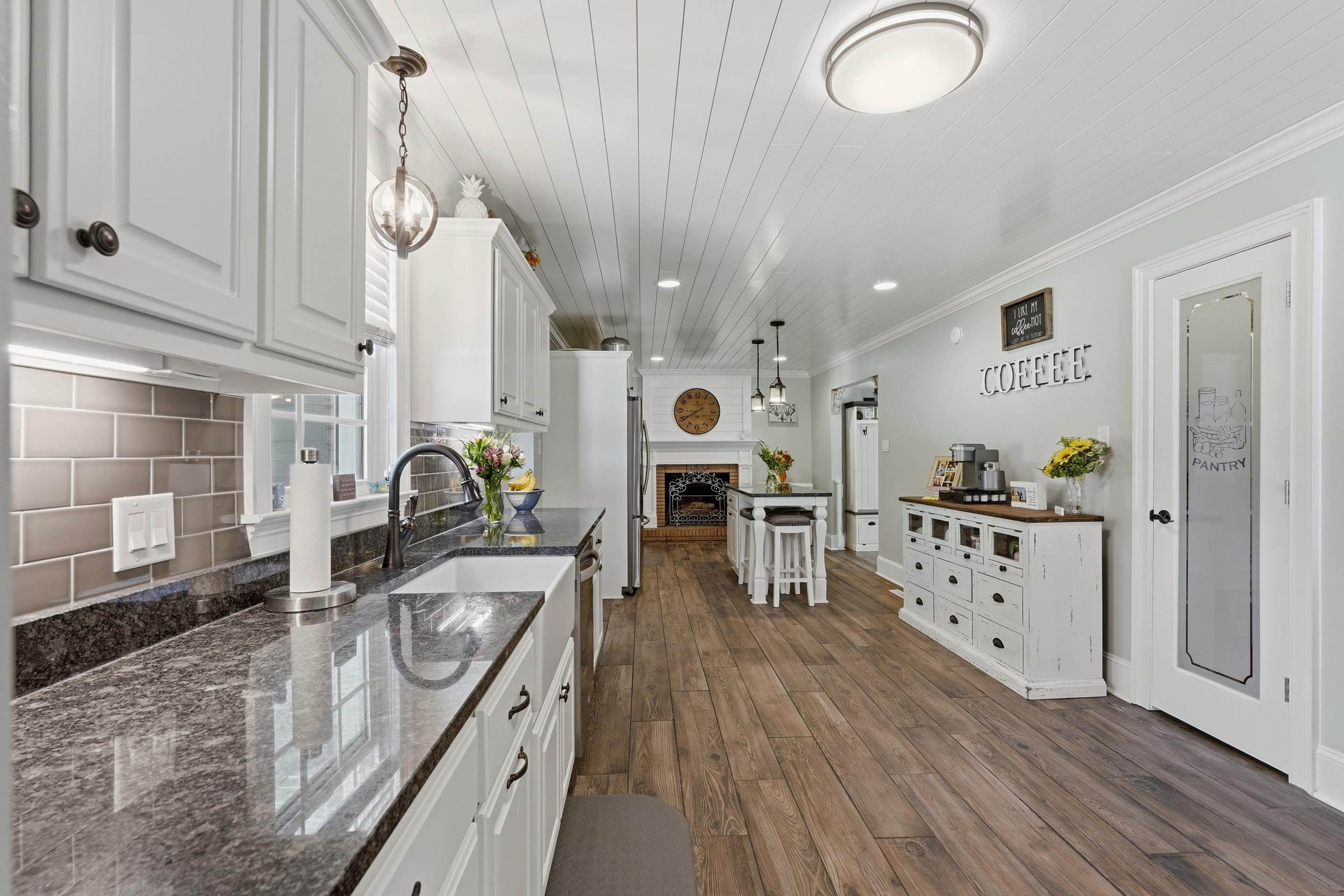 1310 Esdale Ln. Property Photo 8
