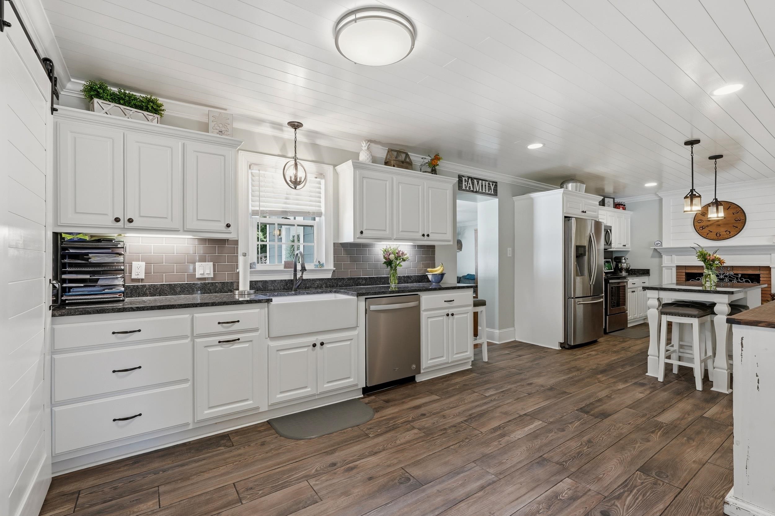 1310 Esdale Ln. Property Photo 11