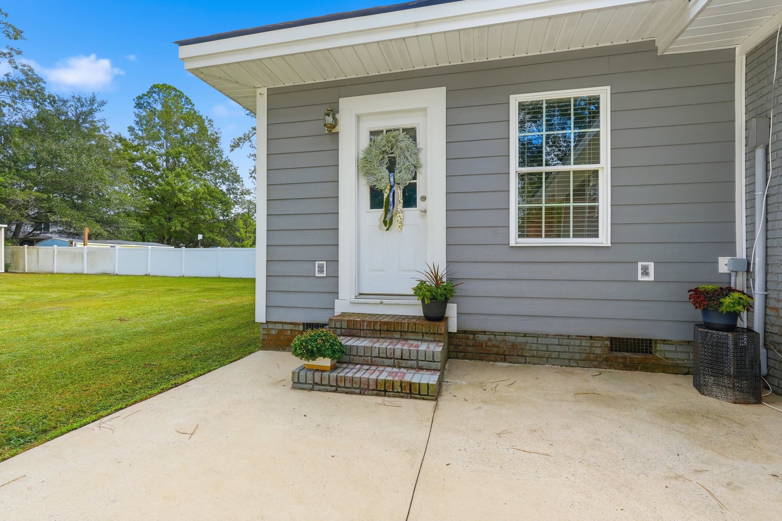1310 Esdale Ln. Property Photo 25