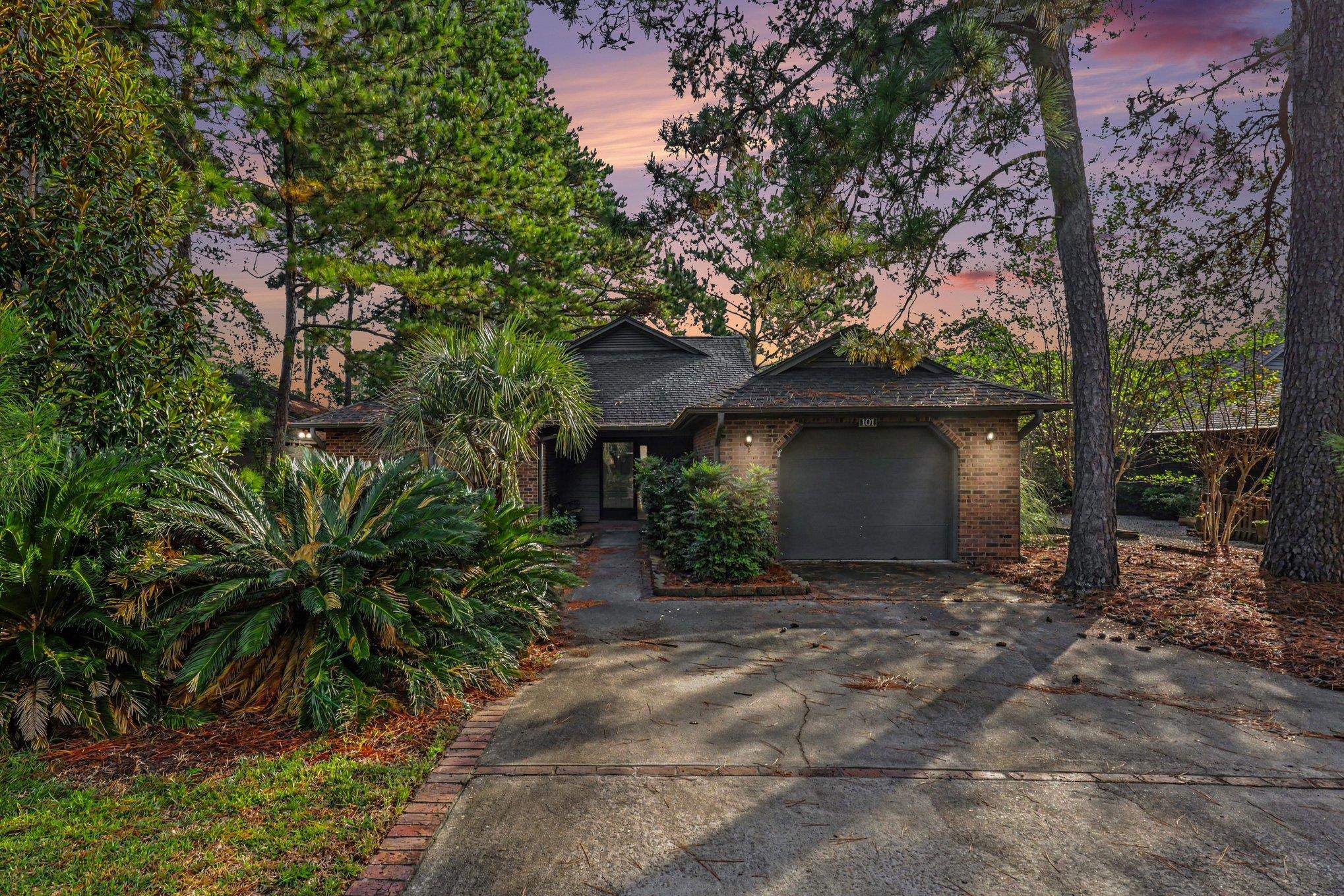 101 Moss Circle Property Photo 1