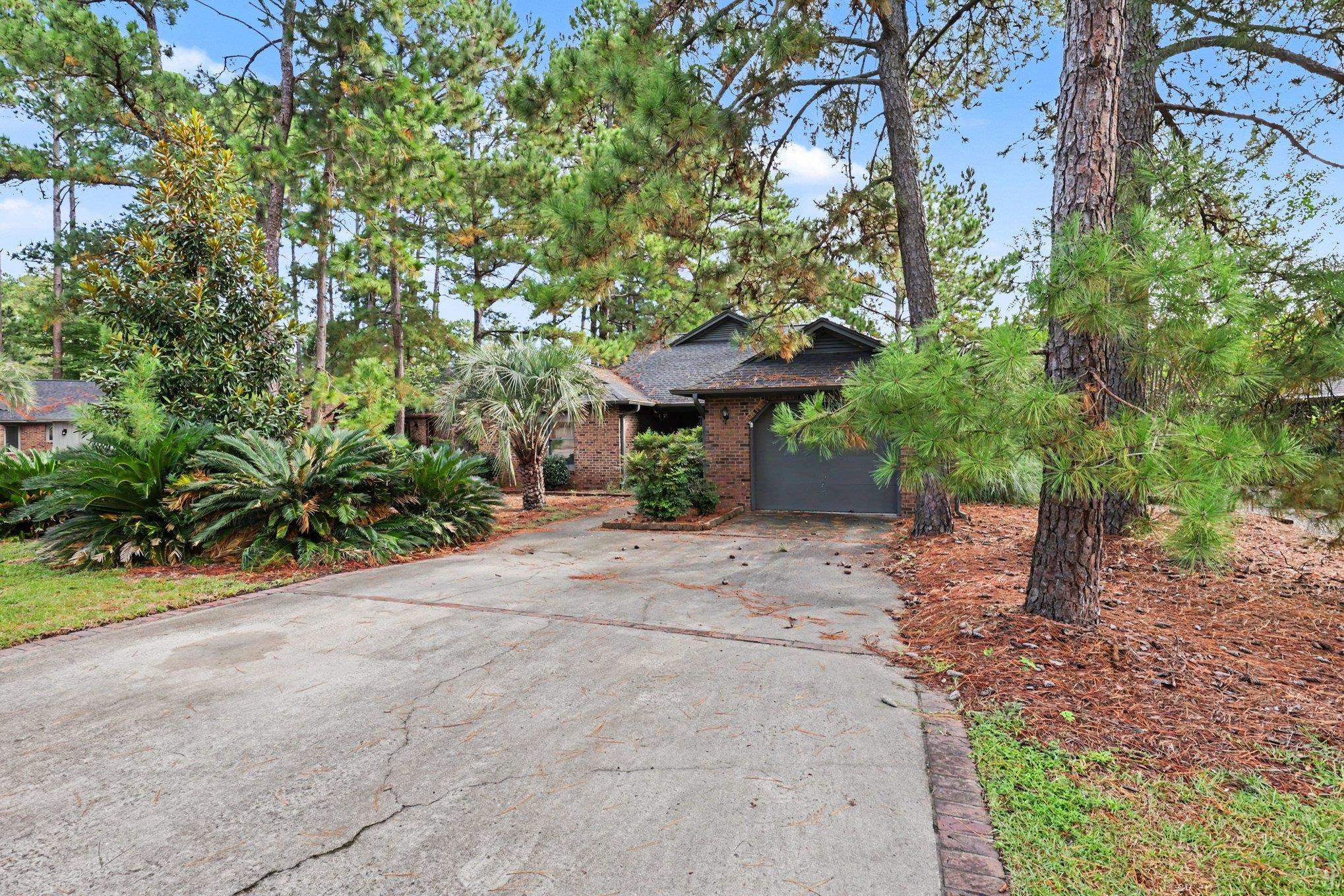 101 Moss Circle Property Photo 3
