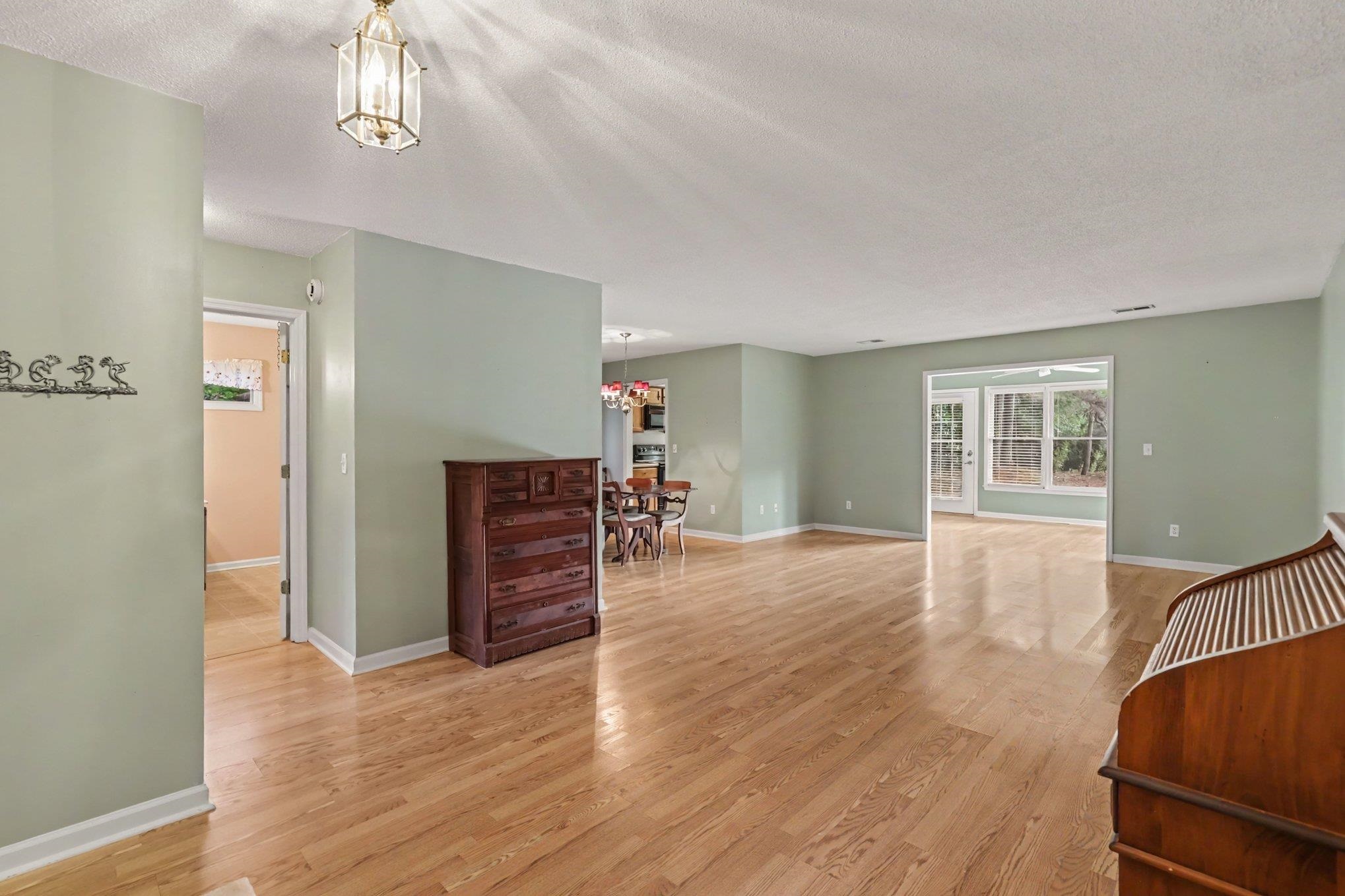101 Moss Circle Property Photo 7