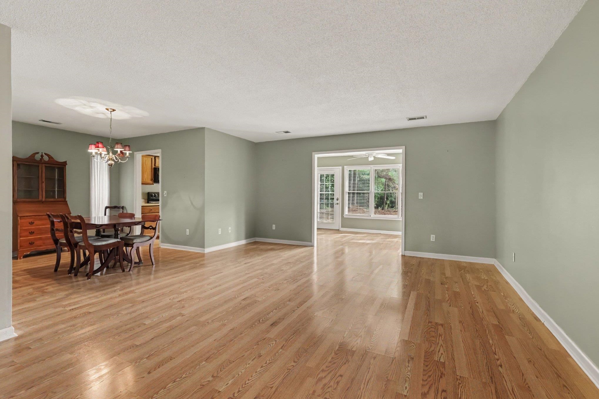 101 Moss Circle Property Photo 8