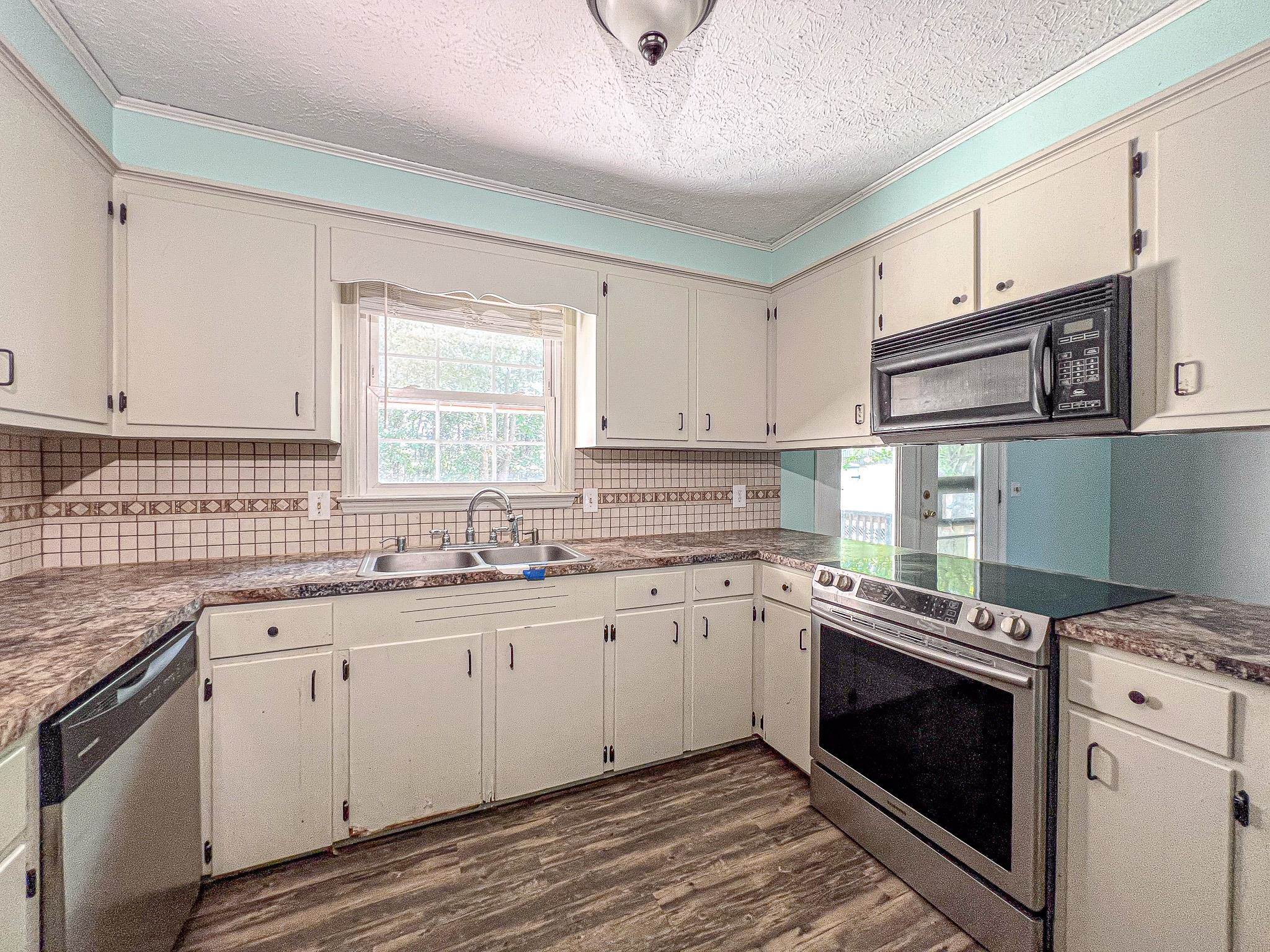 238 Stonebrook Dr. Property Photo 13