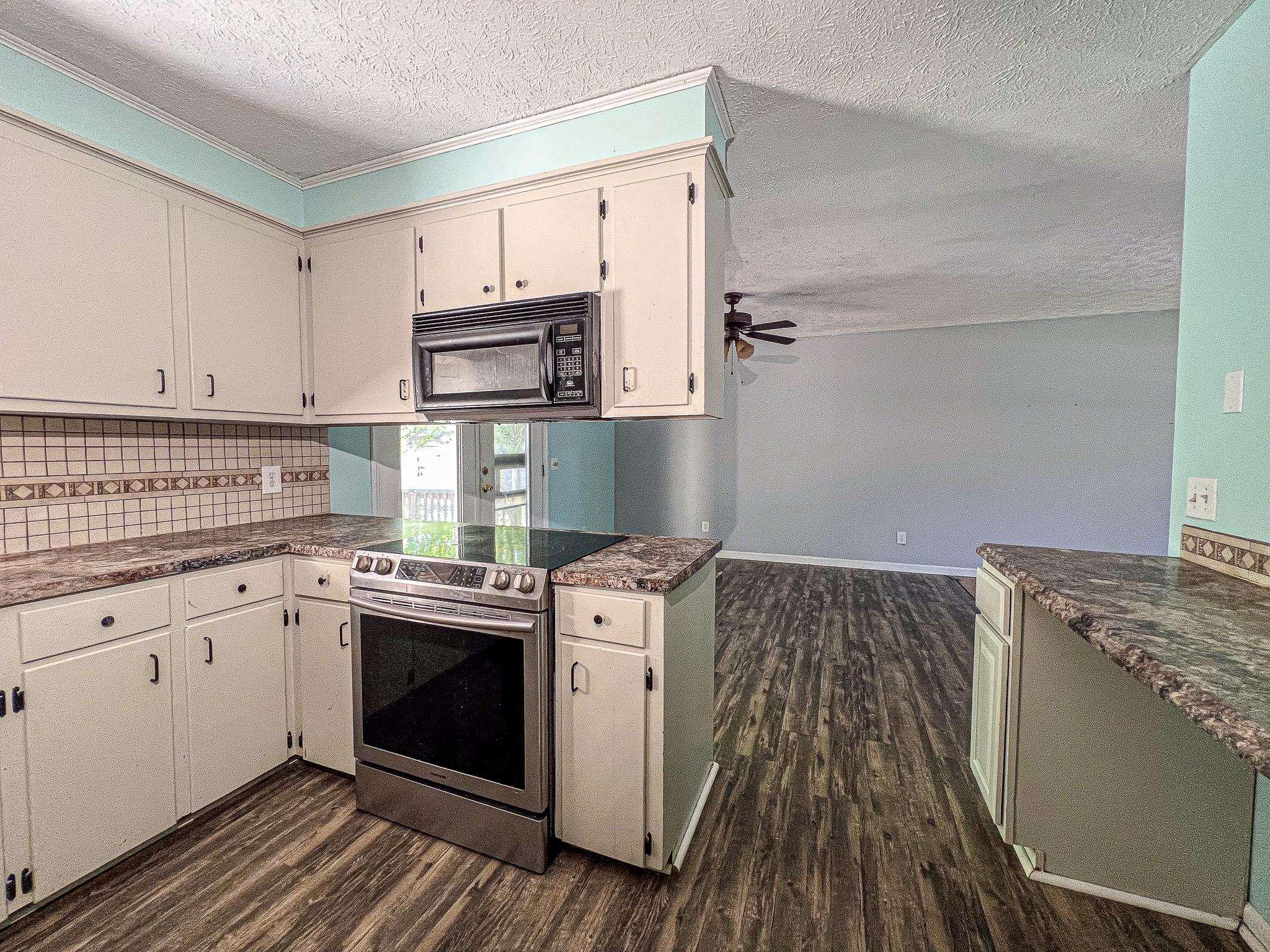 238 Stonebrook Dr. Property Photo 14