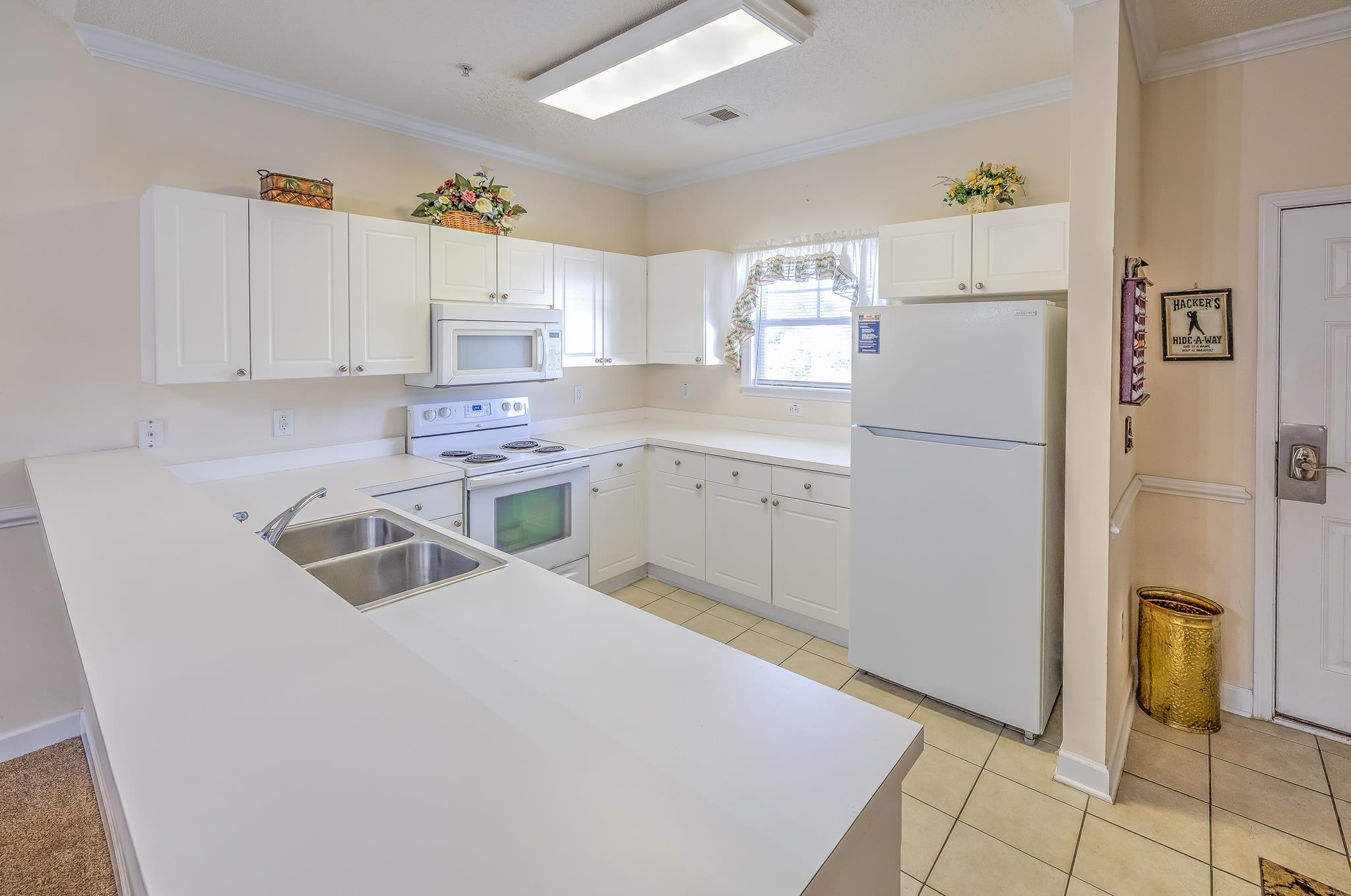 6253 Catalina Dr. Property Photo 18