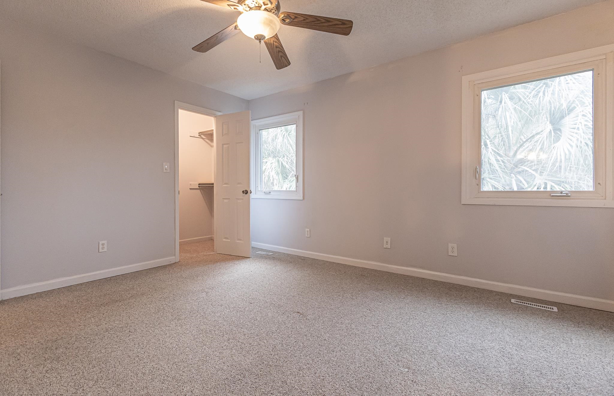 624 Surfside Dr. Property Photo 4