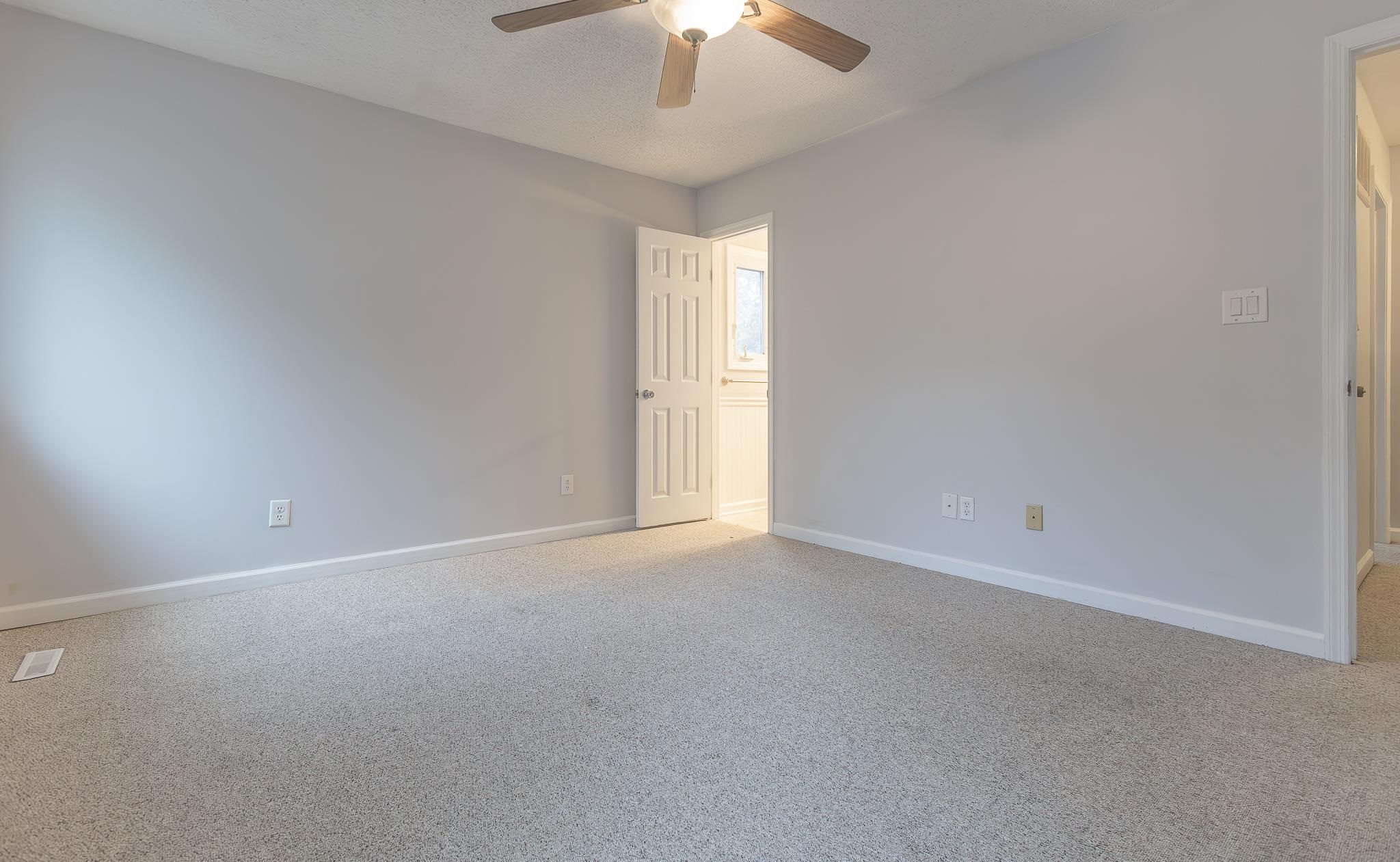 624 Surfside Dr. Property Photo 6