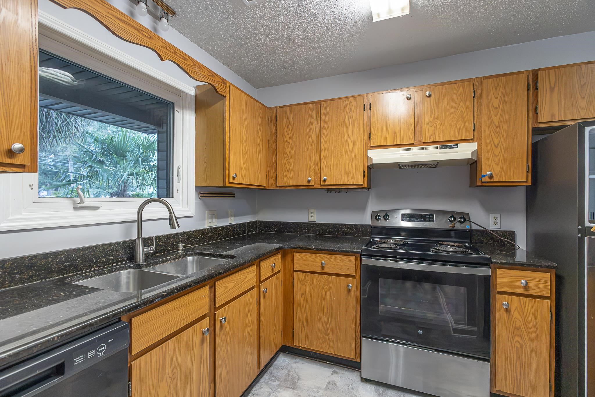 624 Surfside Dr. Property Photo 11