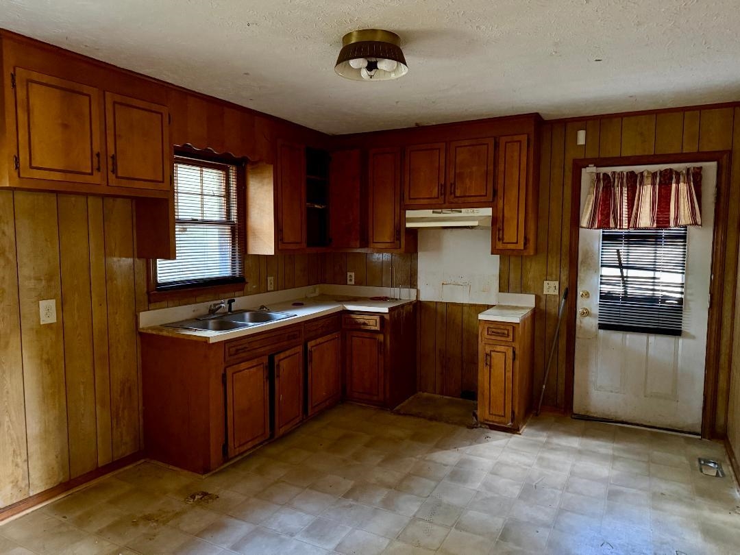 303 Irick Dr. Property Photo 5