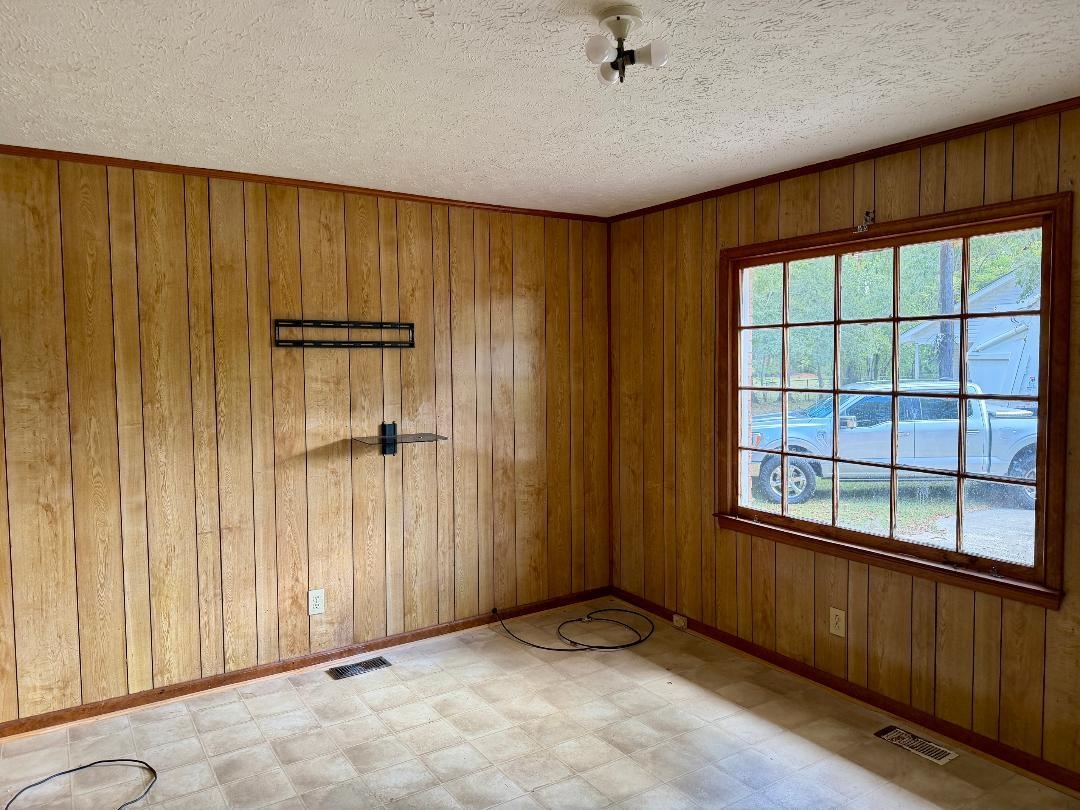 303 Irick Dr. Property Photo 6