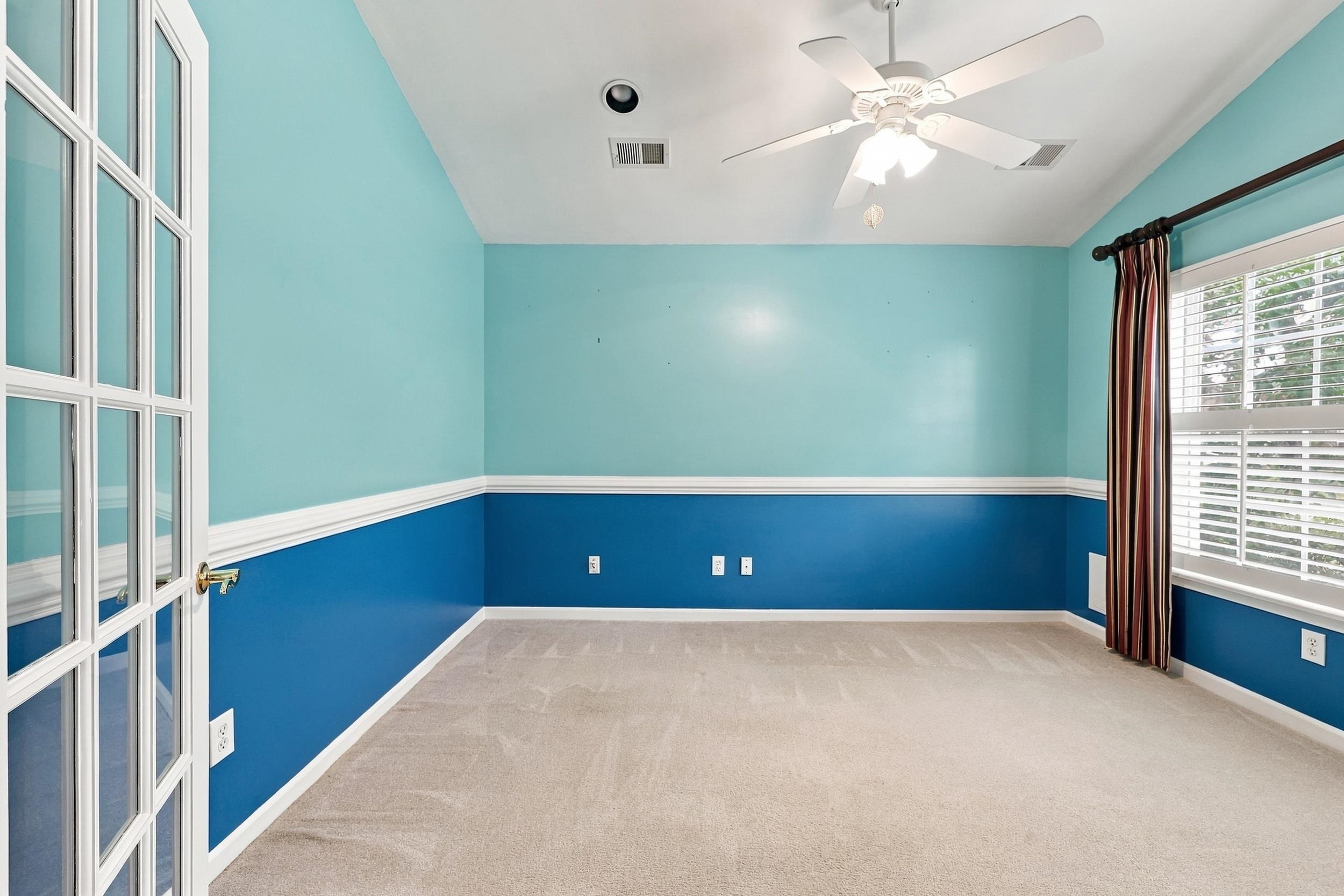 613 Needlerush Ct. Property Photo 6