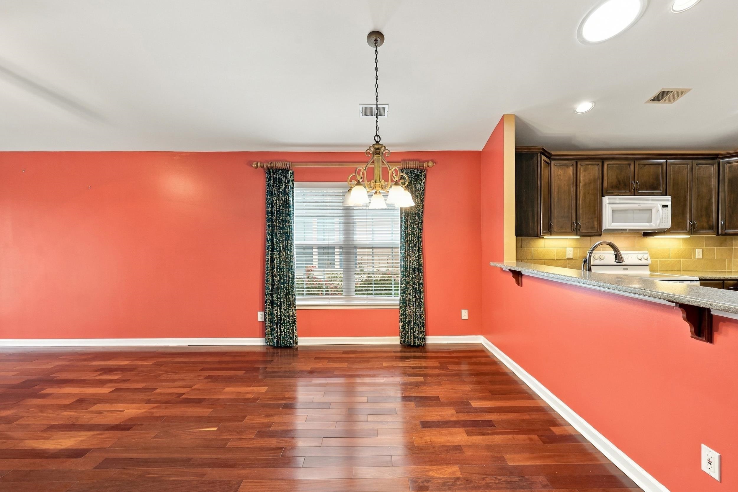 613 Needlerush Ct. Property Photo 11