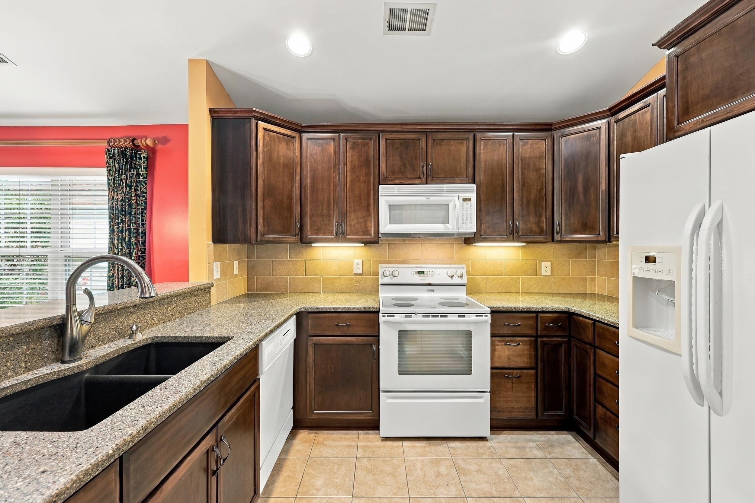 613 Needlerush Ct. Property Photo 14
