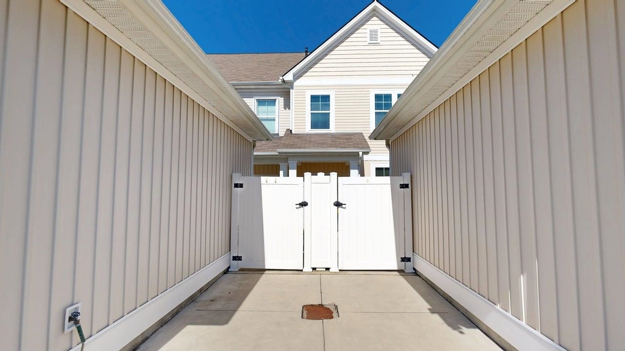 790 Pickering Dr. Property Photo 29