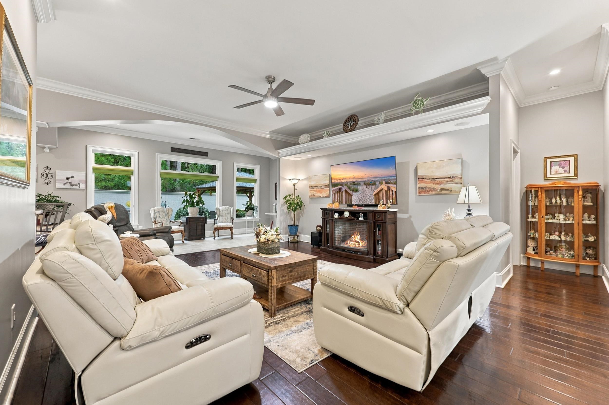 201 Waterfall Circle Property Photo 3