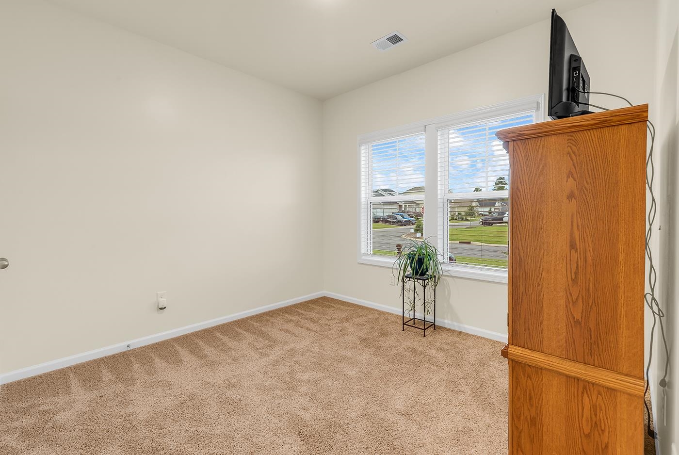 409 White Willow Way Property Photo 4