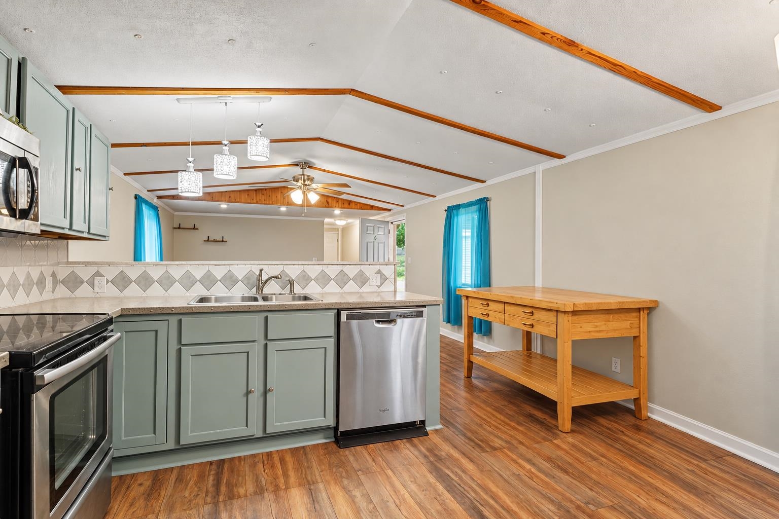 7504 Aubrey Ln. Property Photo 12