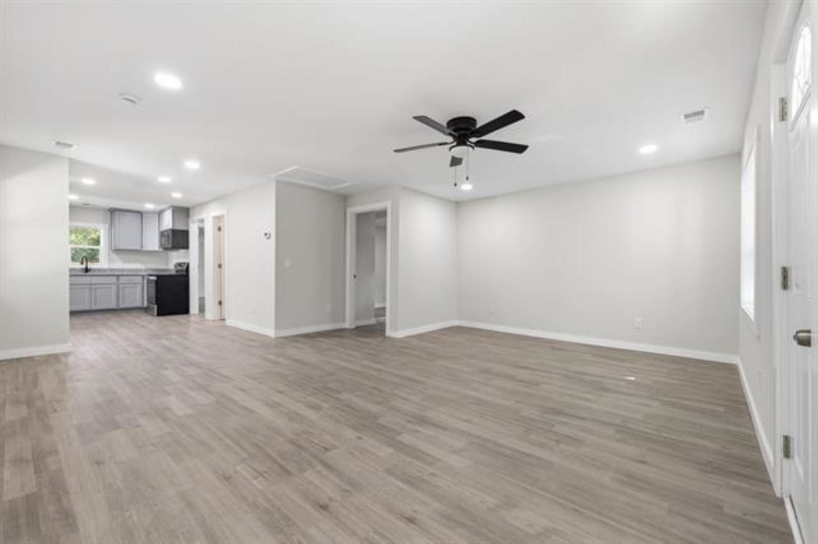 1744 John St. Property Photo 4
