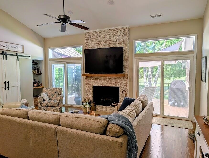 3403 Cedar Creek Run Property Photo 2