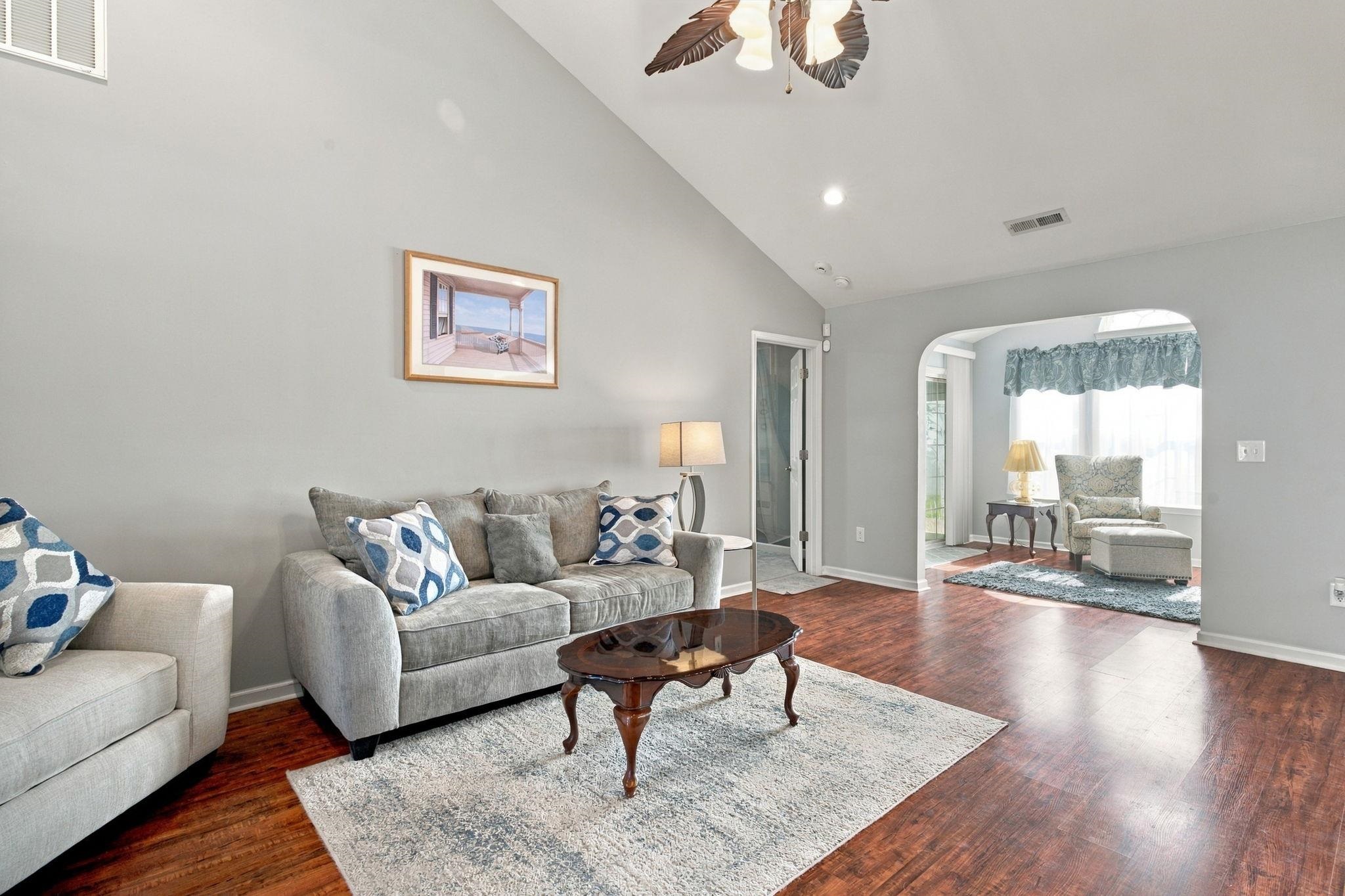 374 Barton Loop Property Photo 6
