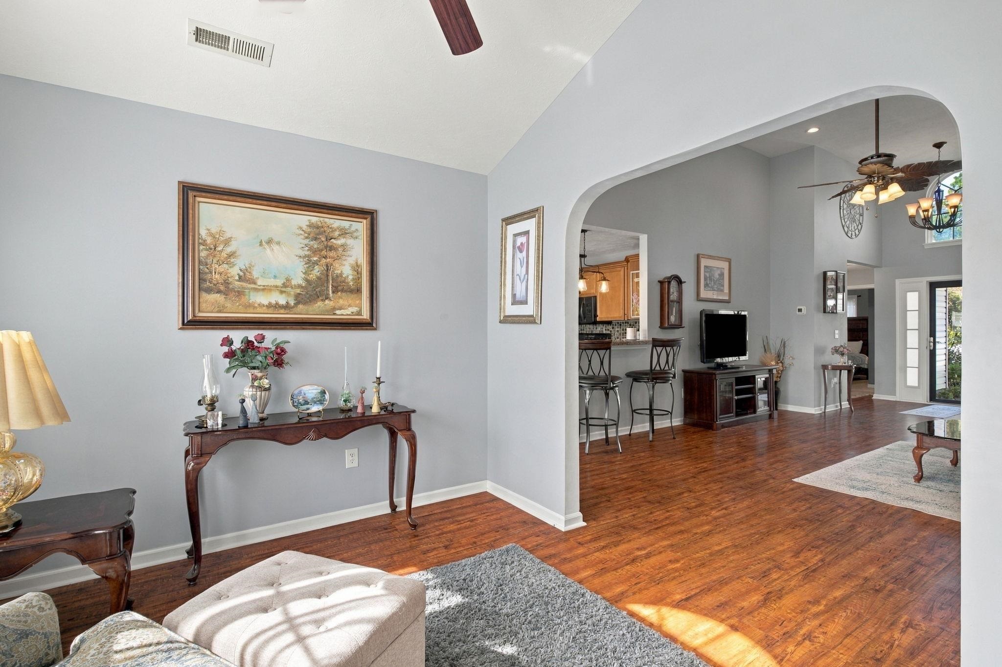 374 Barton Loop Property Photo 8