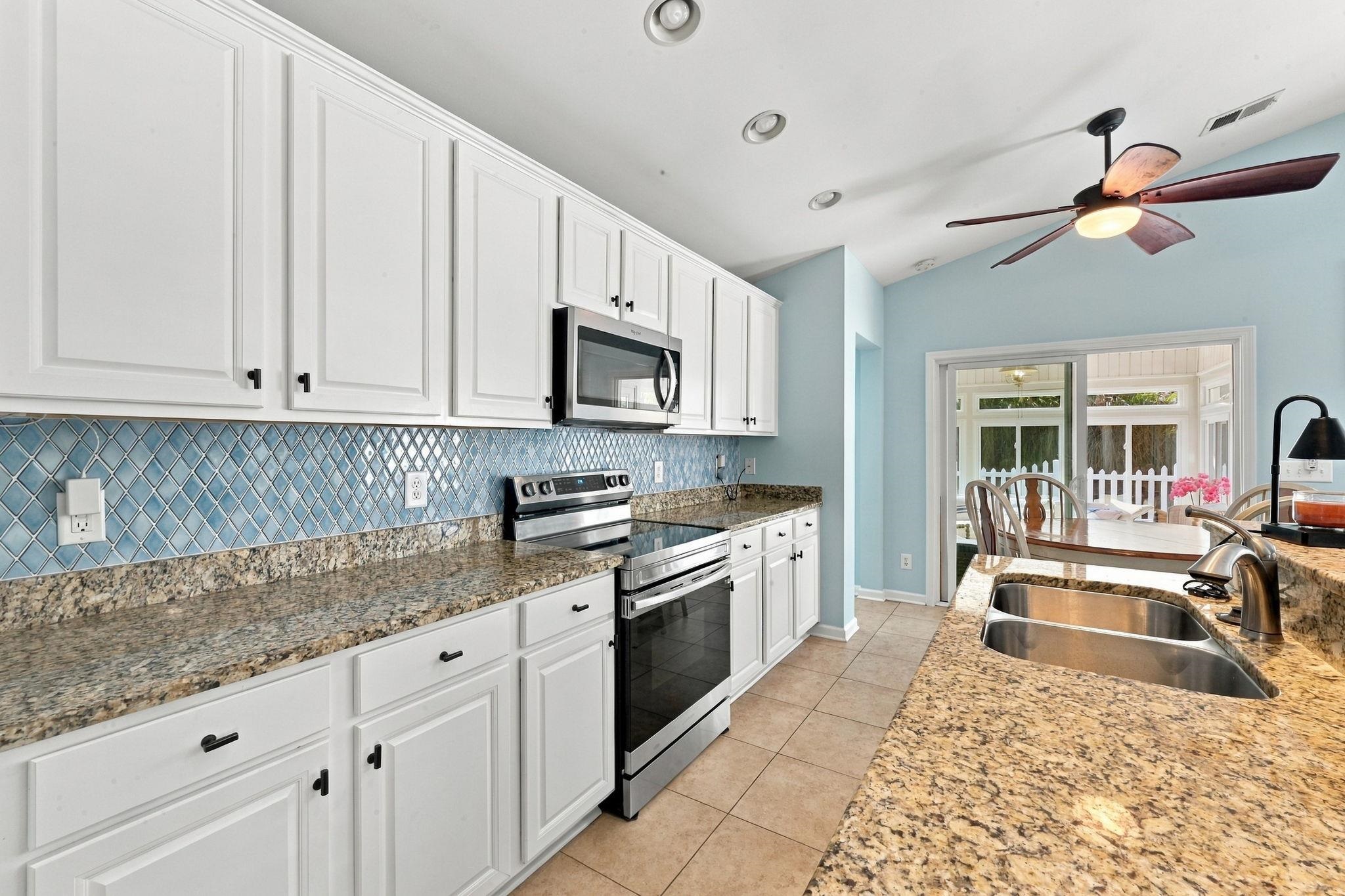 869 Bonita Loop Property Photo 13
