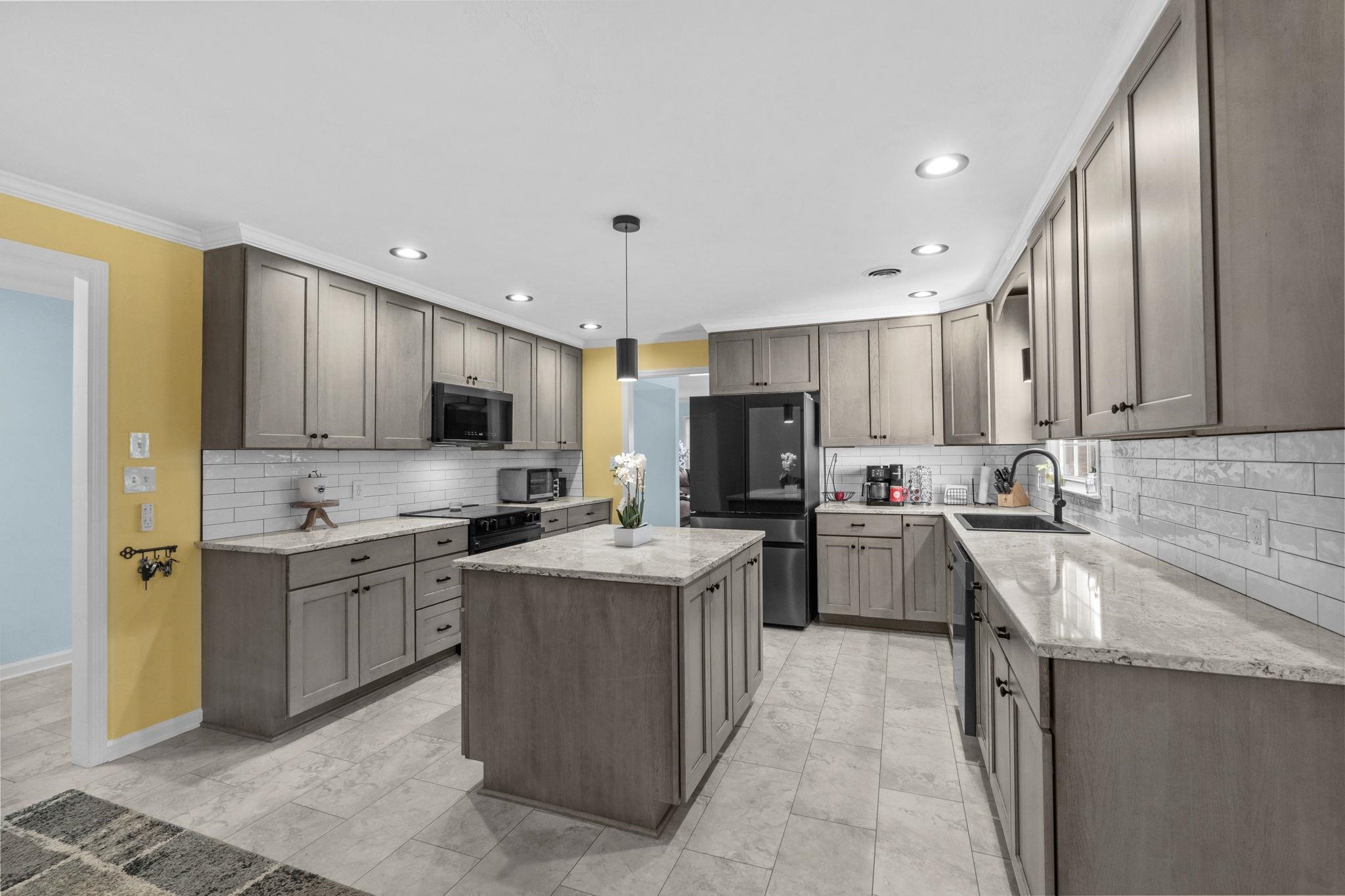 1917 Candy Ln. Property Photo 12