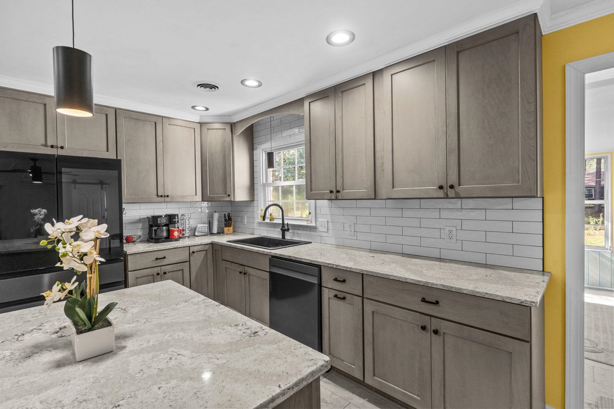 1917 Candy Ln. Property Photo 14