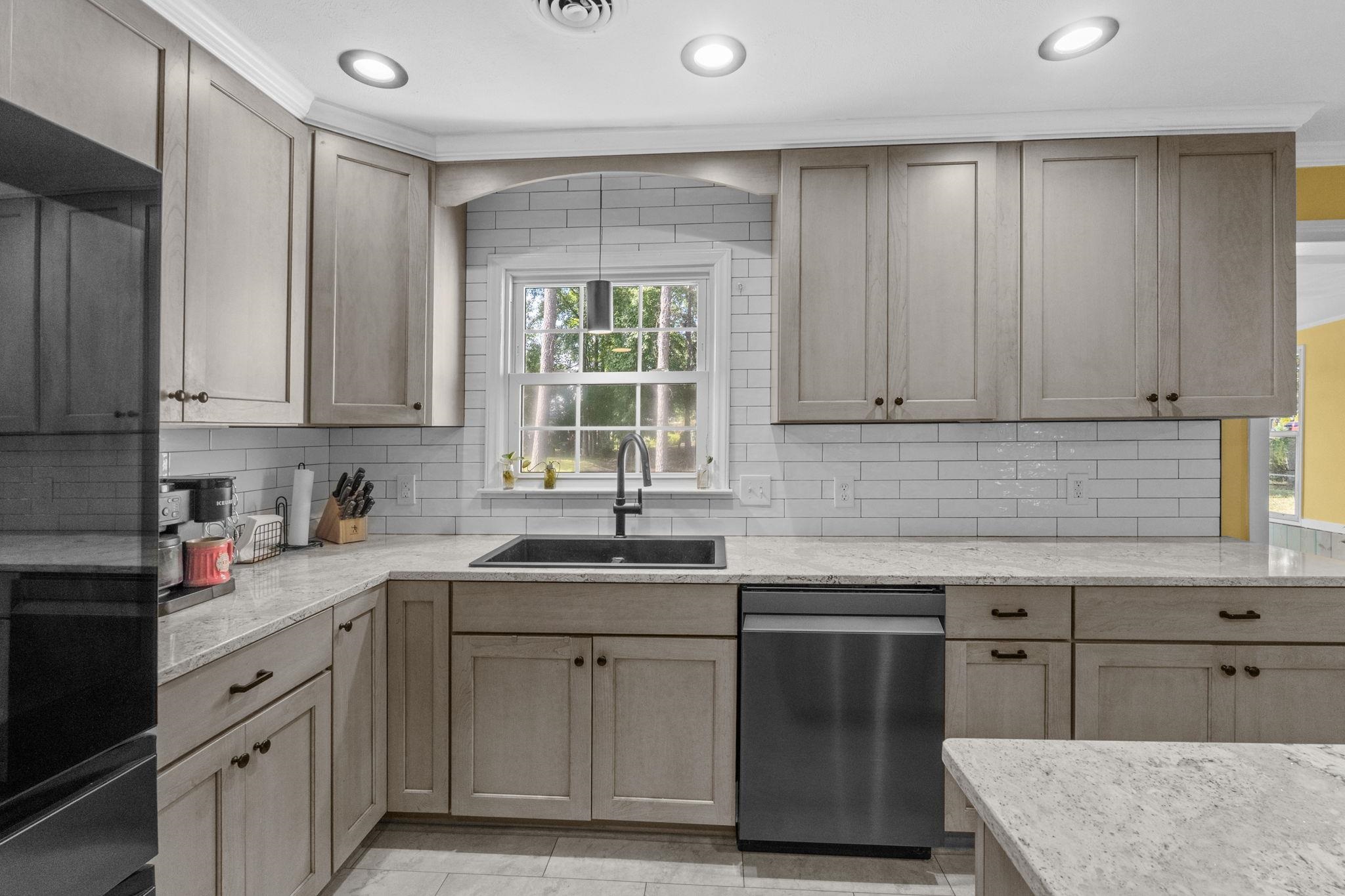 1917 Candy Ln. Property Photo 16