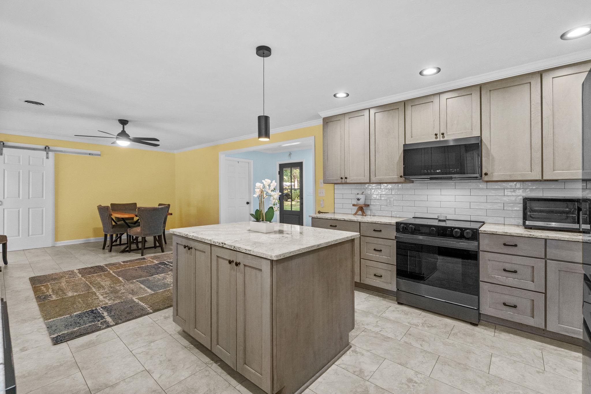 1917 Candy Ln. Property Photo 17