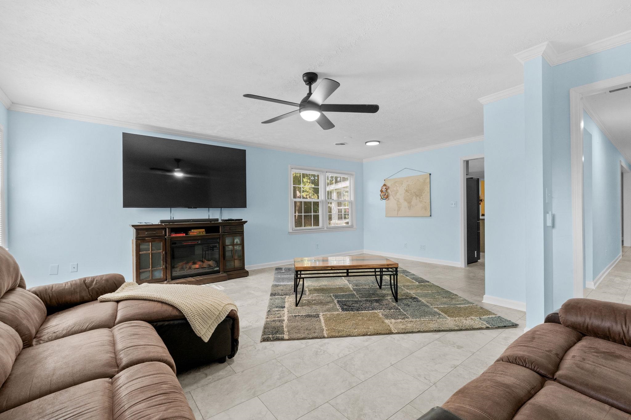 1917 Candy Ln. Property Photo 27