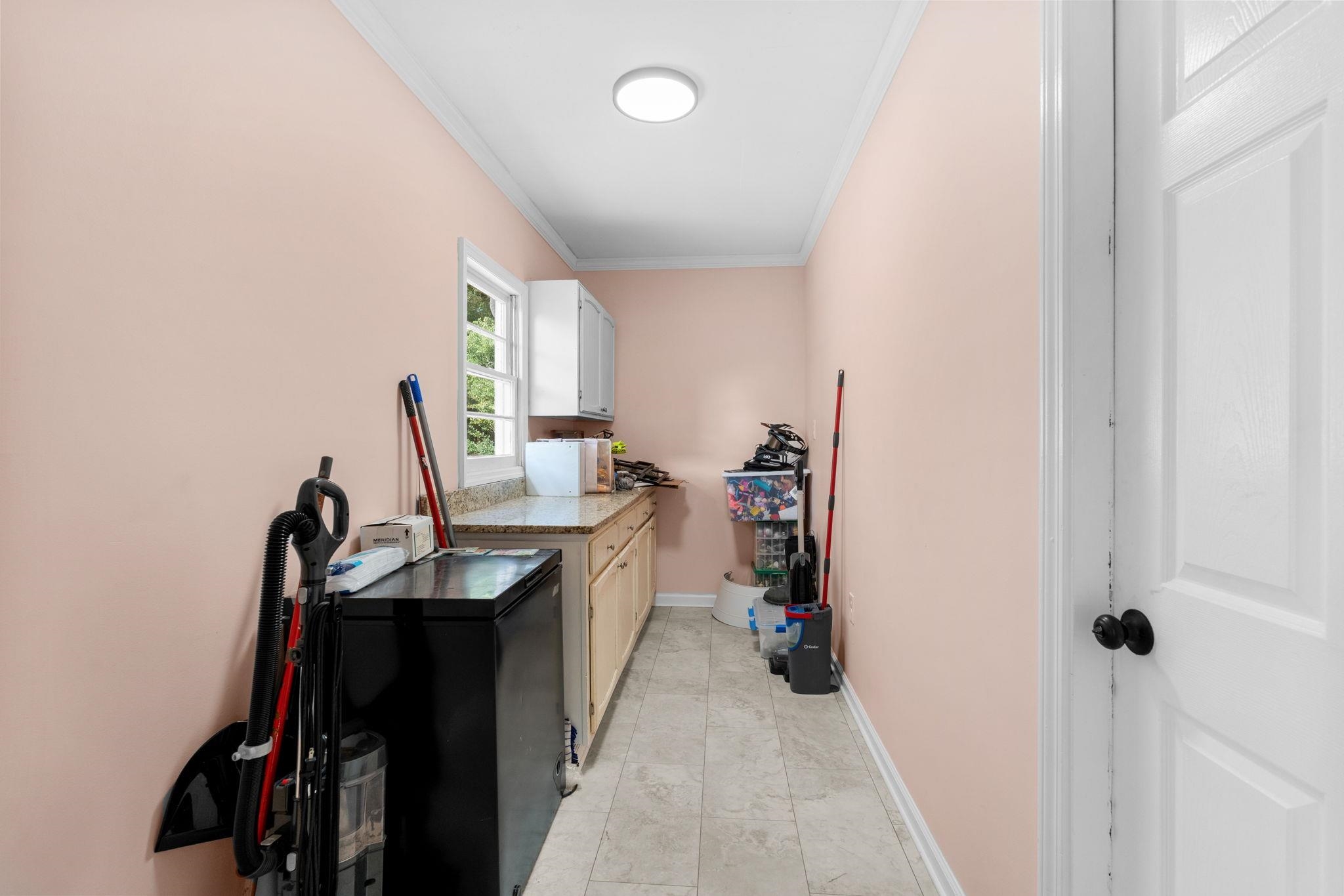 1917 Candy Ln. Property Photo 47
