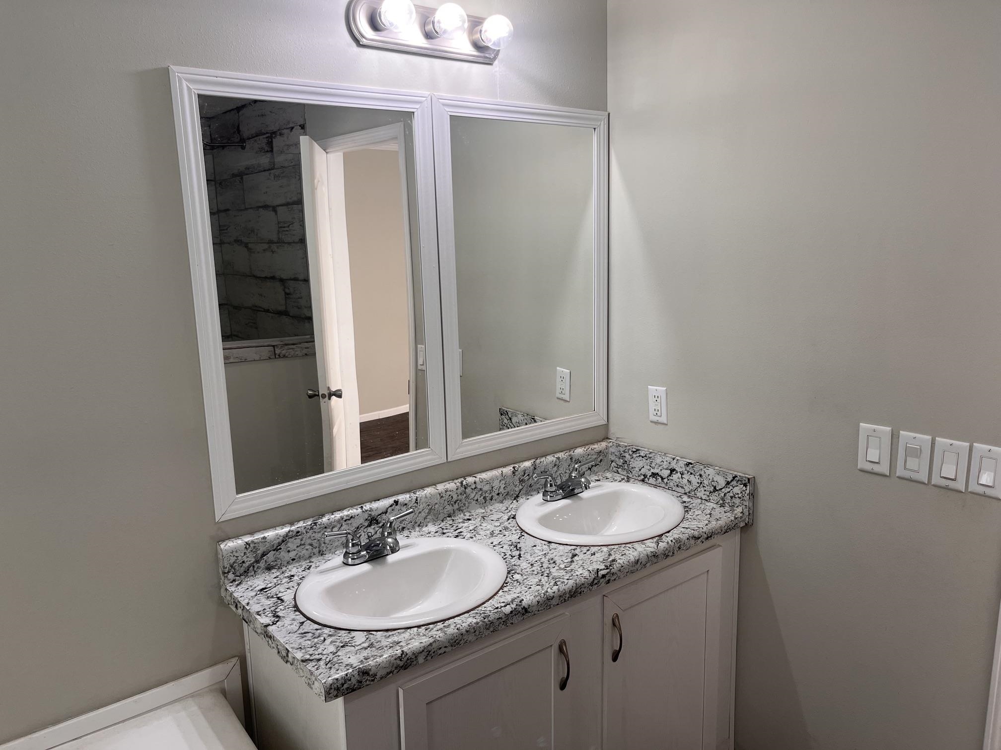 2783 Willowdale Rd. Property Photo 32