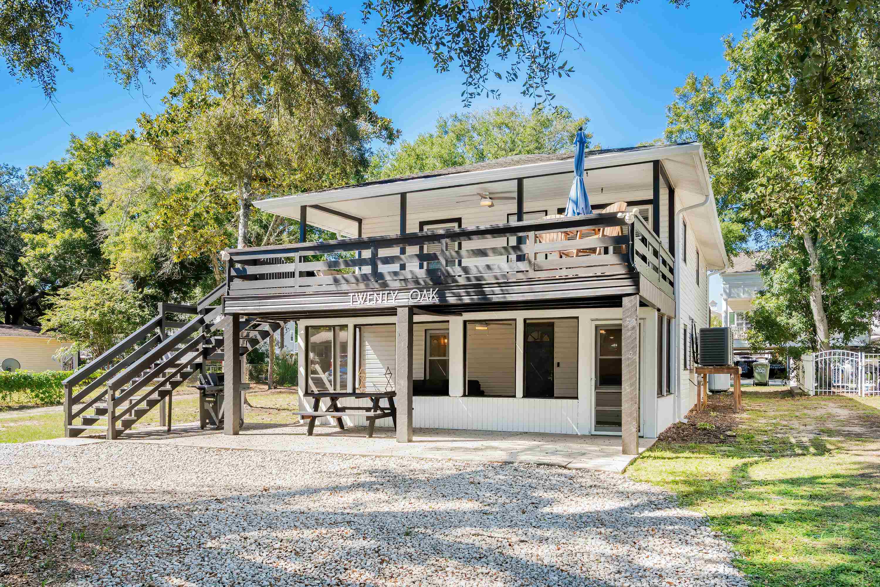 20 S Oak Dr. Property Photo 1
