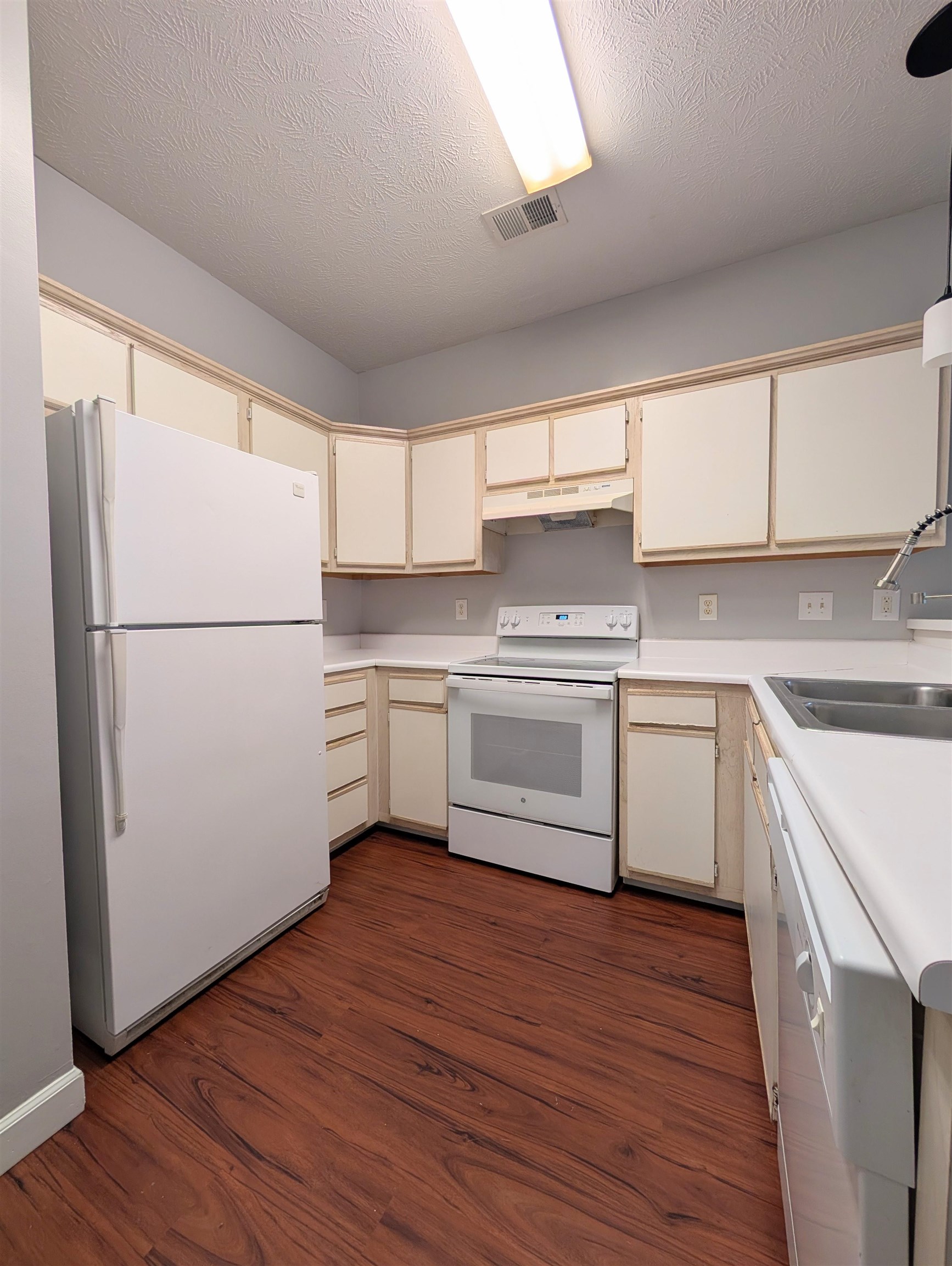 484 River Oak Dr. Property Photo 5