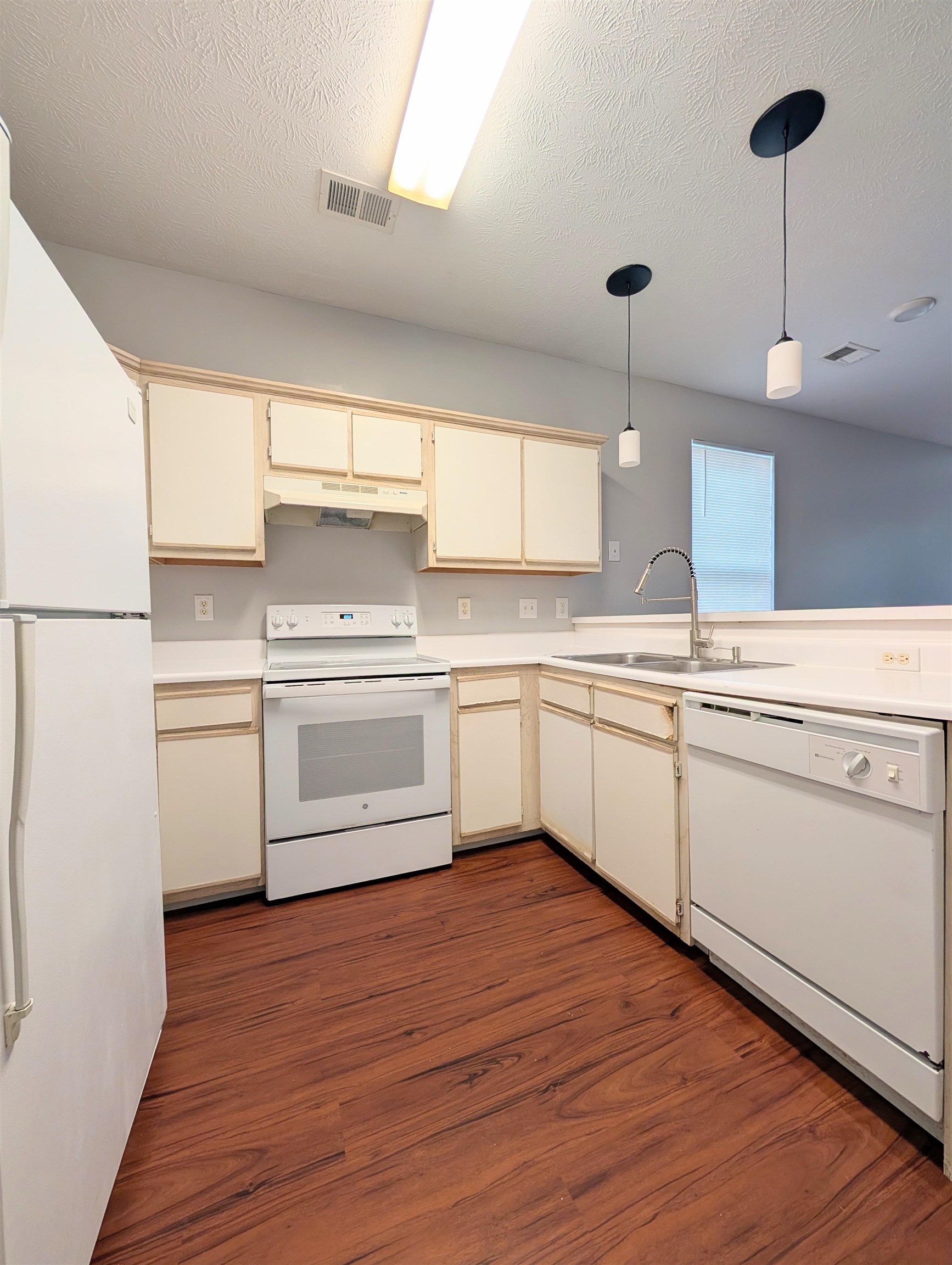 484 River Oak Dr. Property Photo 6