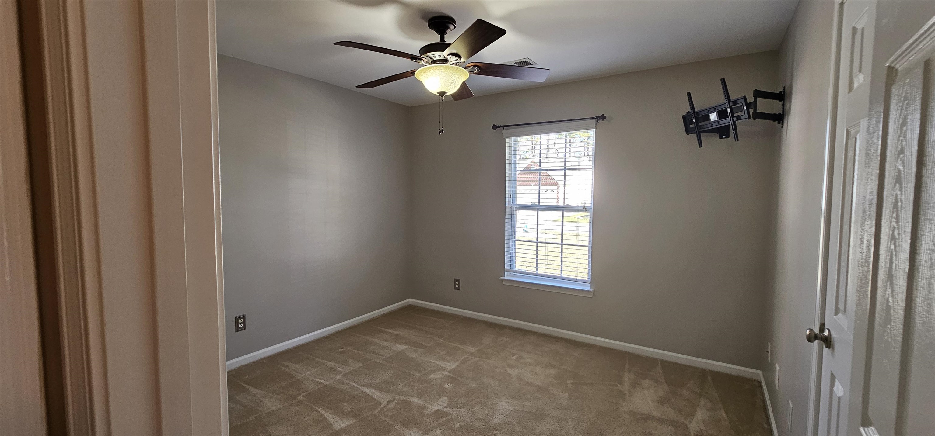 1593 Langley Dr. Property Photo 16
